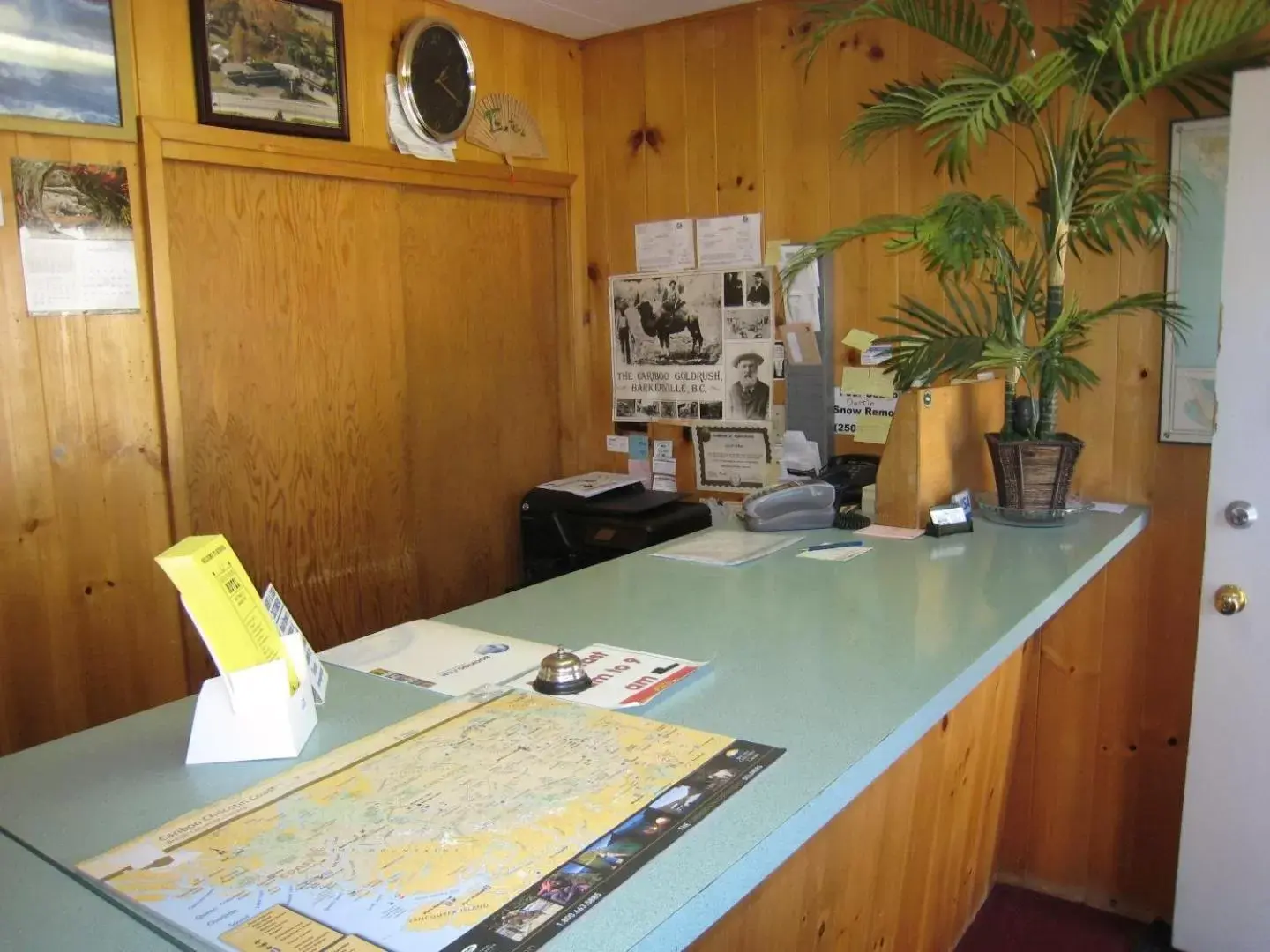 Lobby or reception in Gold Pan Motel