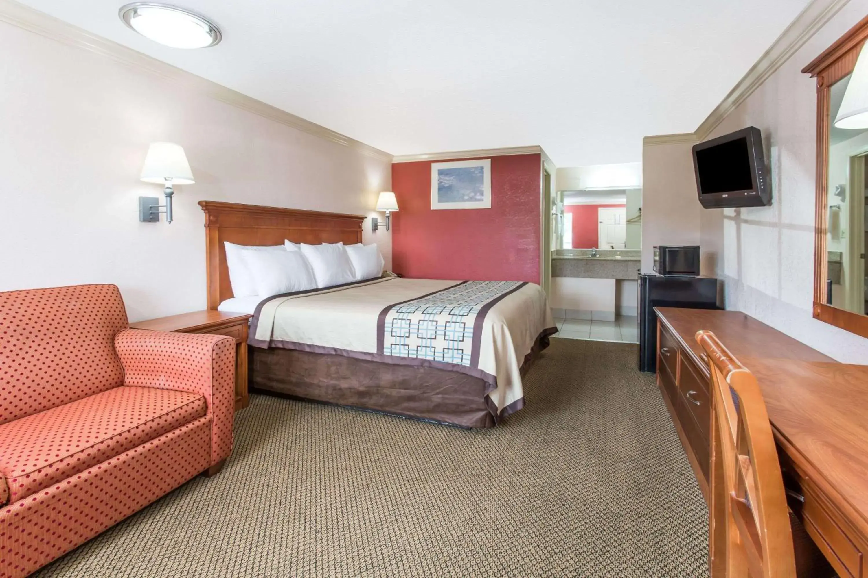 Photo of the whole room, Bed in Days Inn by Wyndham Virginia Beach Town Center