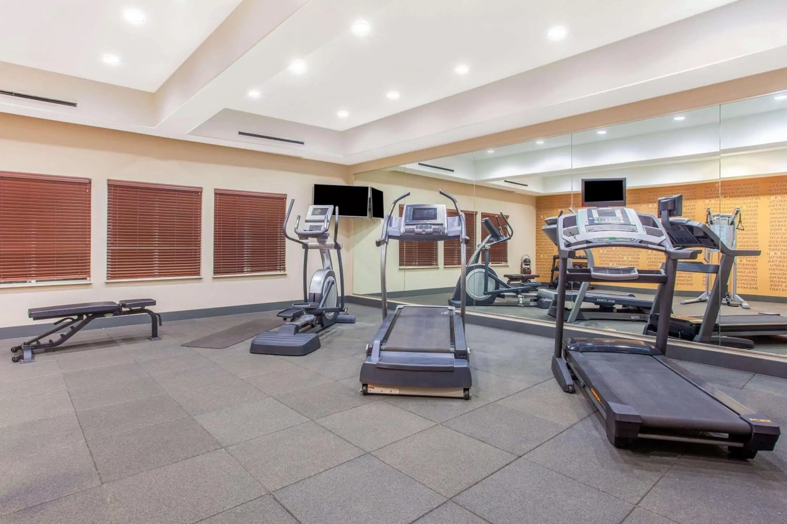 Fitness centre/facilities, Fitness Center/Facilities in La Quinta by Wyndham Gonzales TX