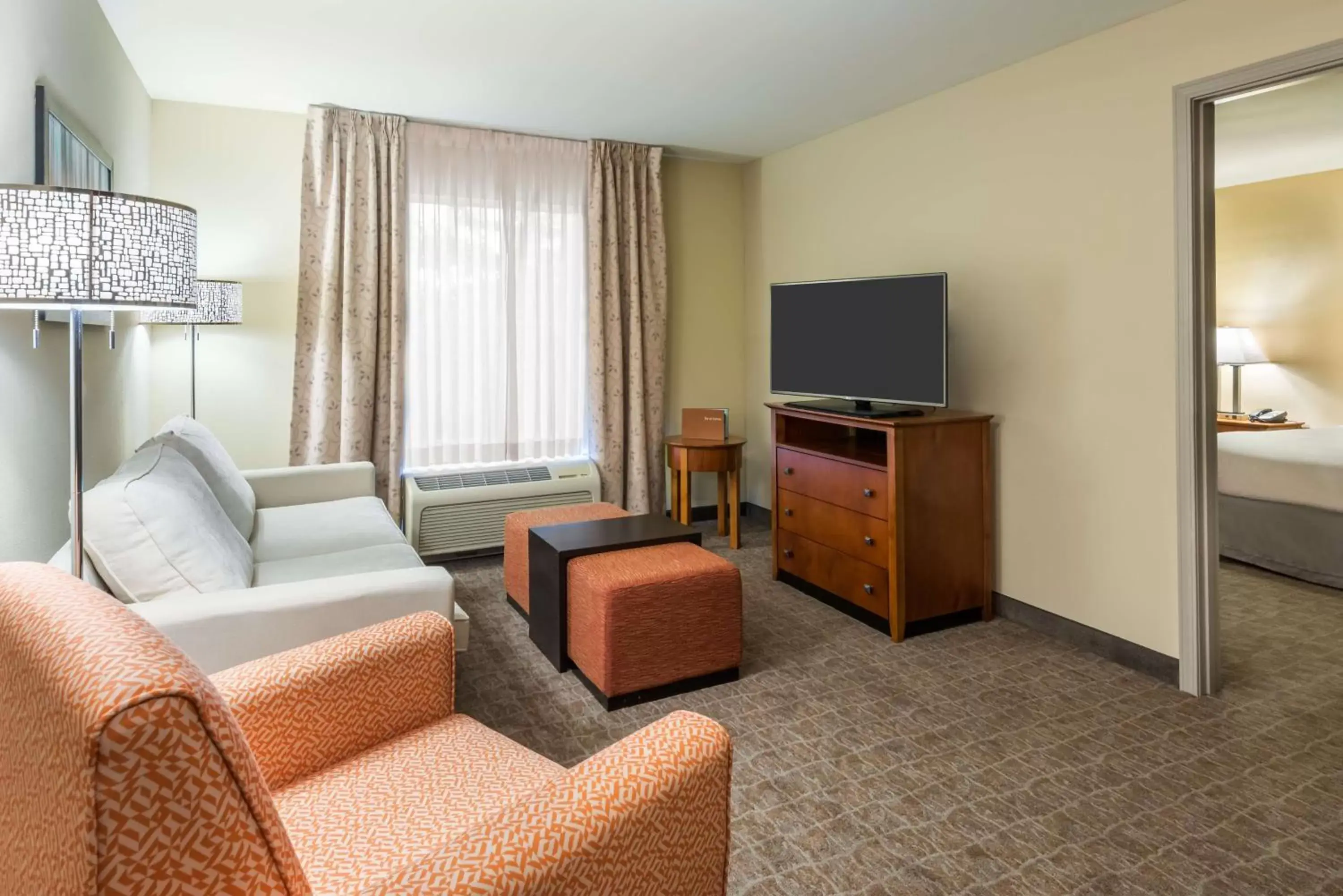 Living room, Seating Area in Homewood Suites by Hilton St. Louis Riverport- Airport West