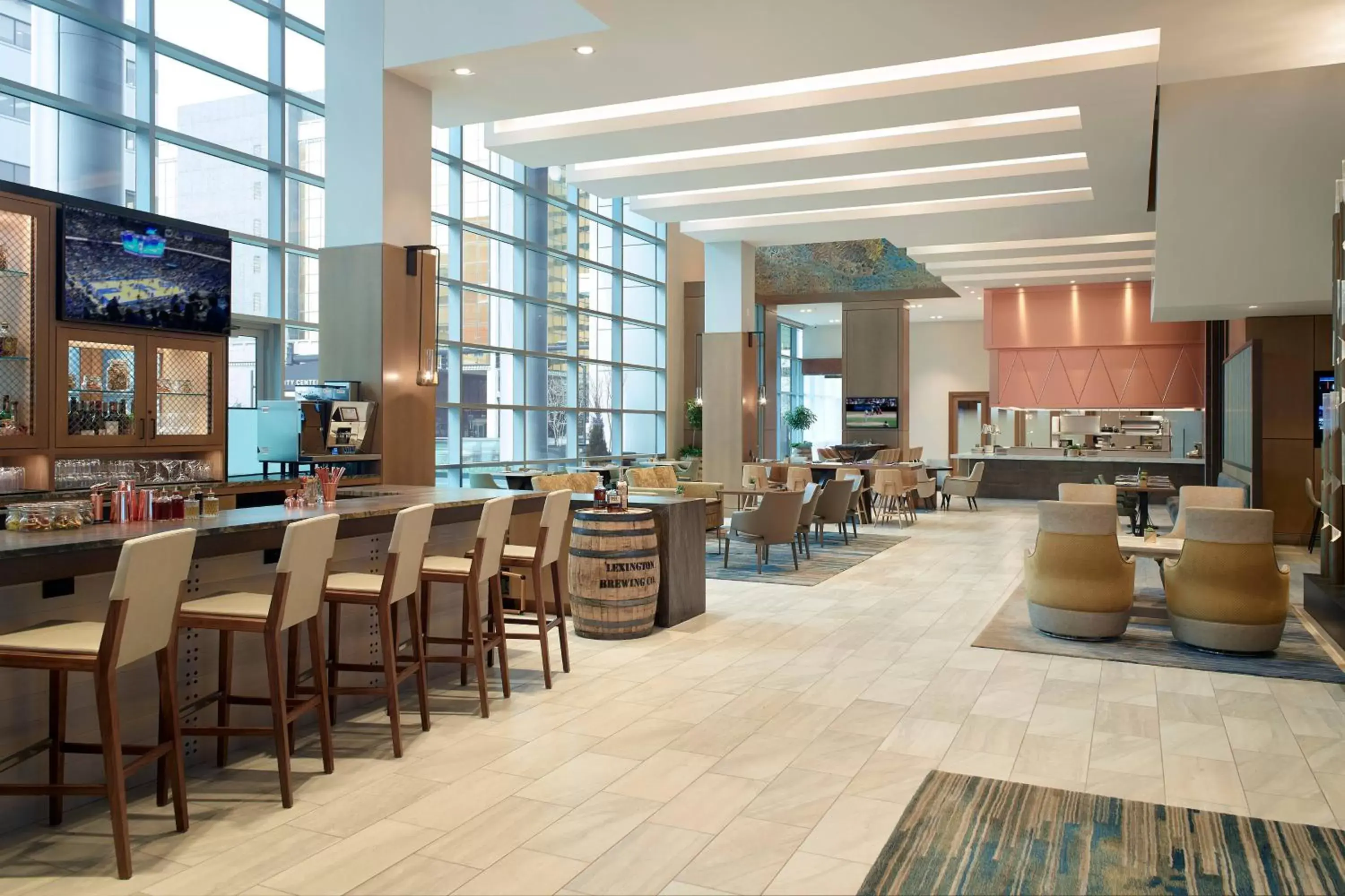 Photo of the whole room, Restaurant/Places to Eat in Lexington Marriott City Center