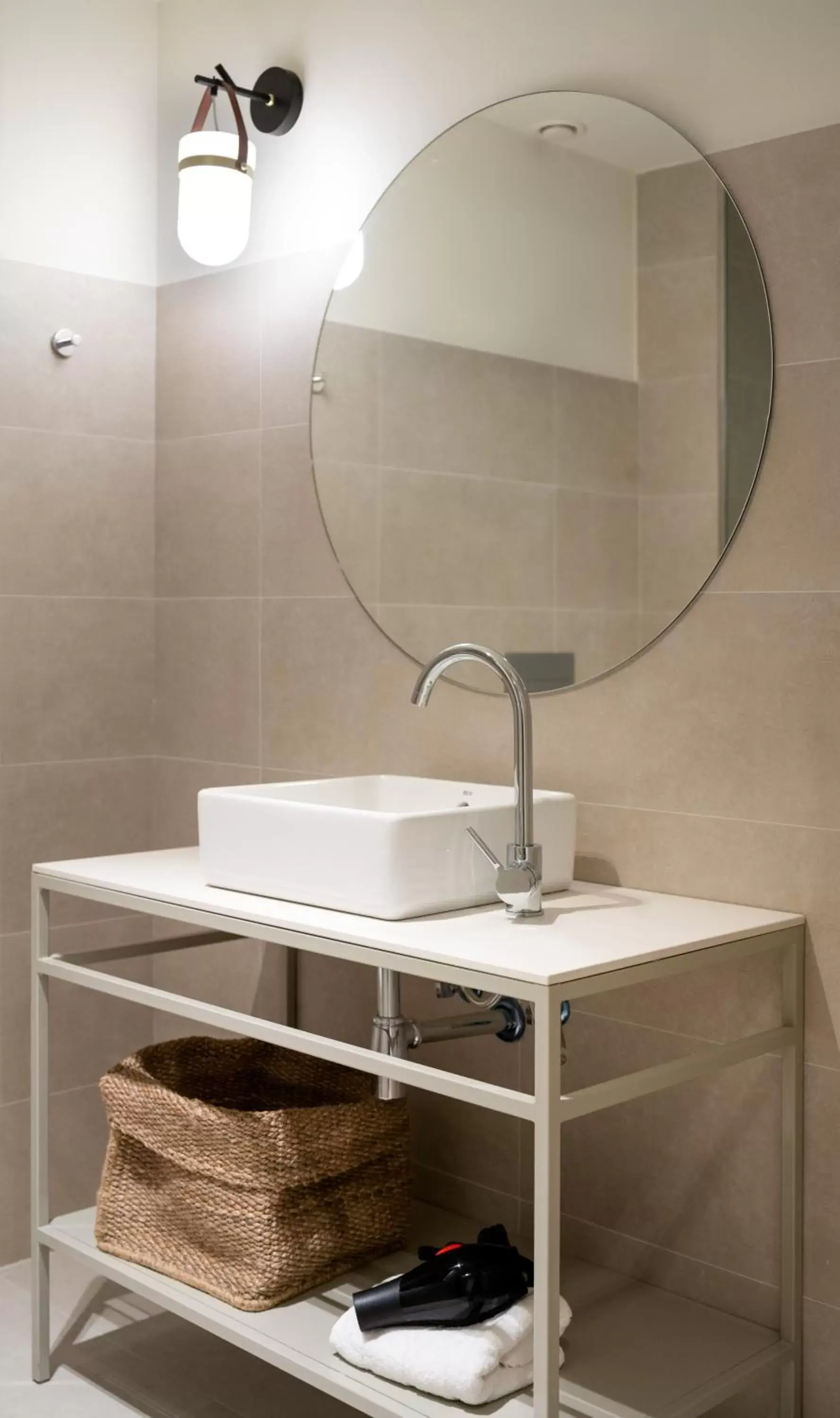 Bathroom in Apartahotel Líbere Vitoria