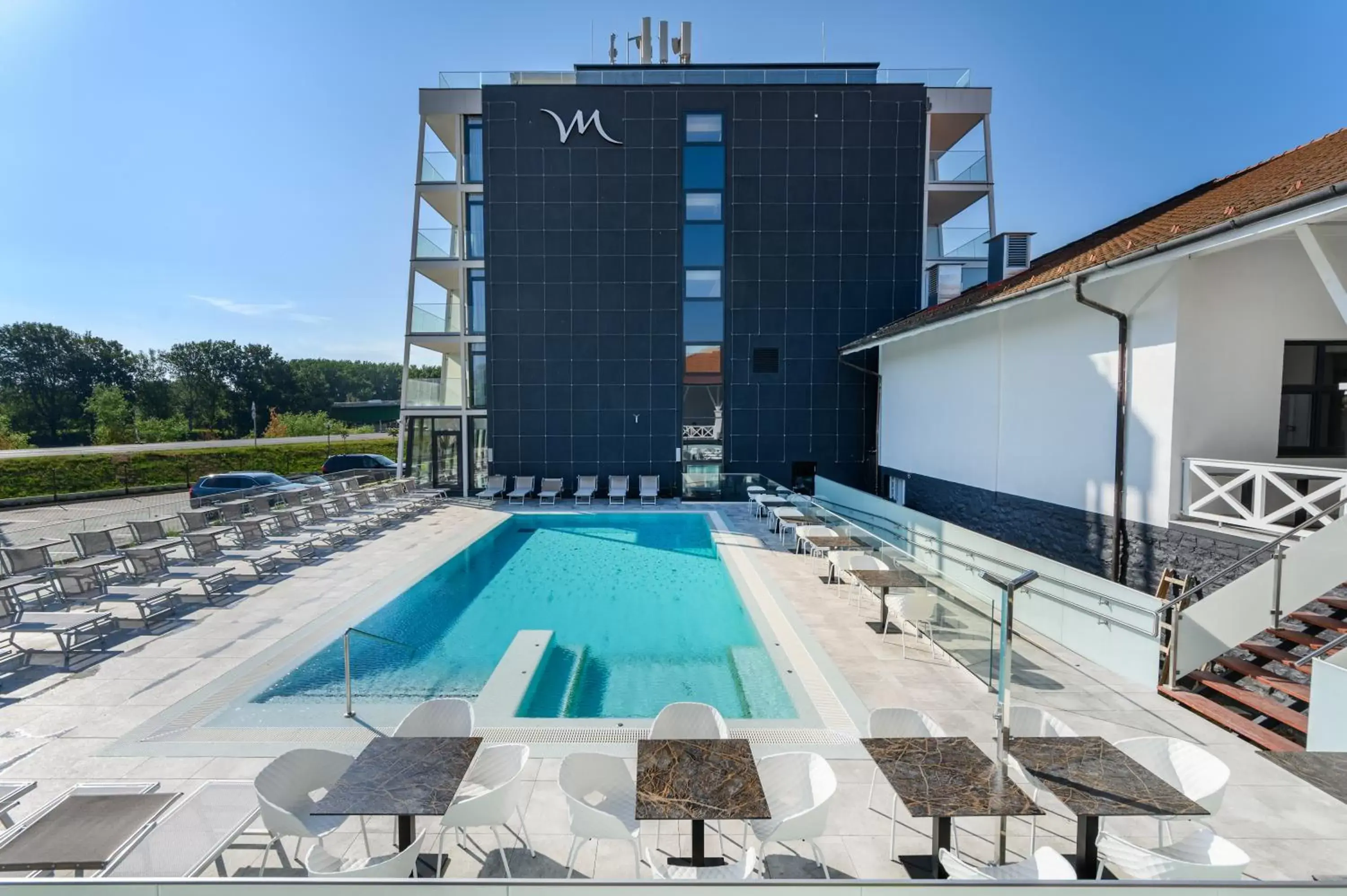 Swimming pool, Property Building in Mercure Tokaj Center