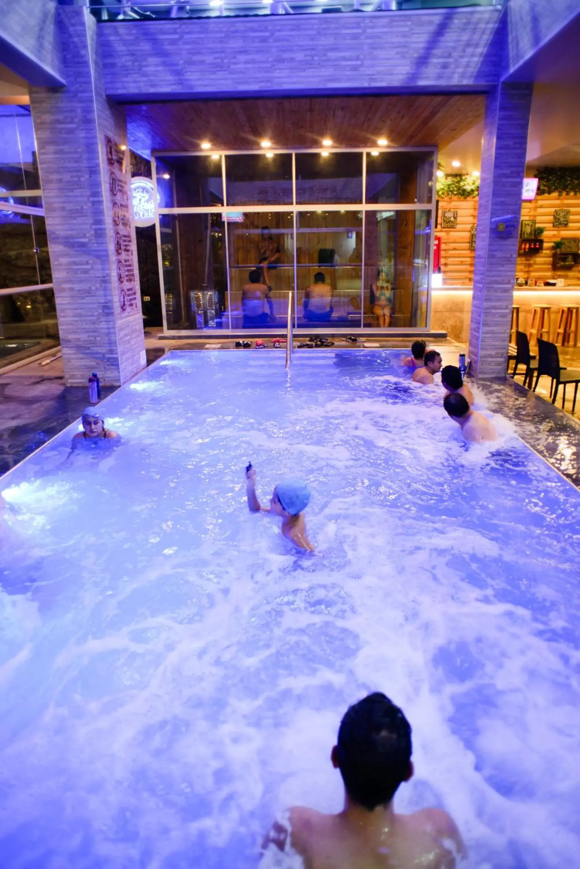 Hot Tub, Swimming Pool in Hotel Los Ceibos