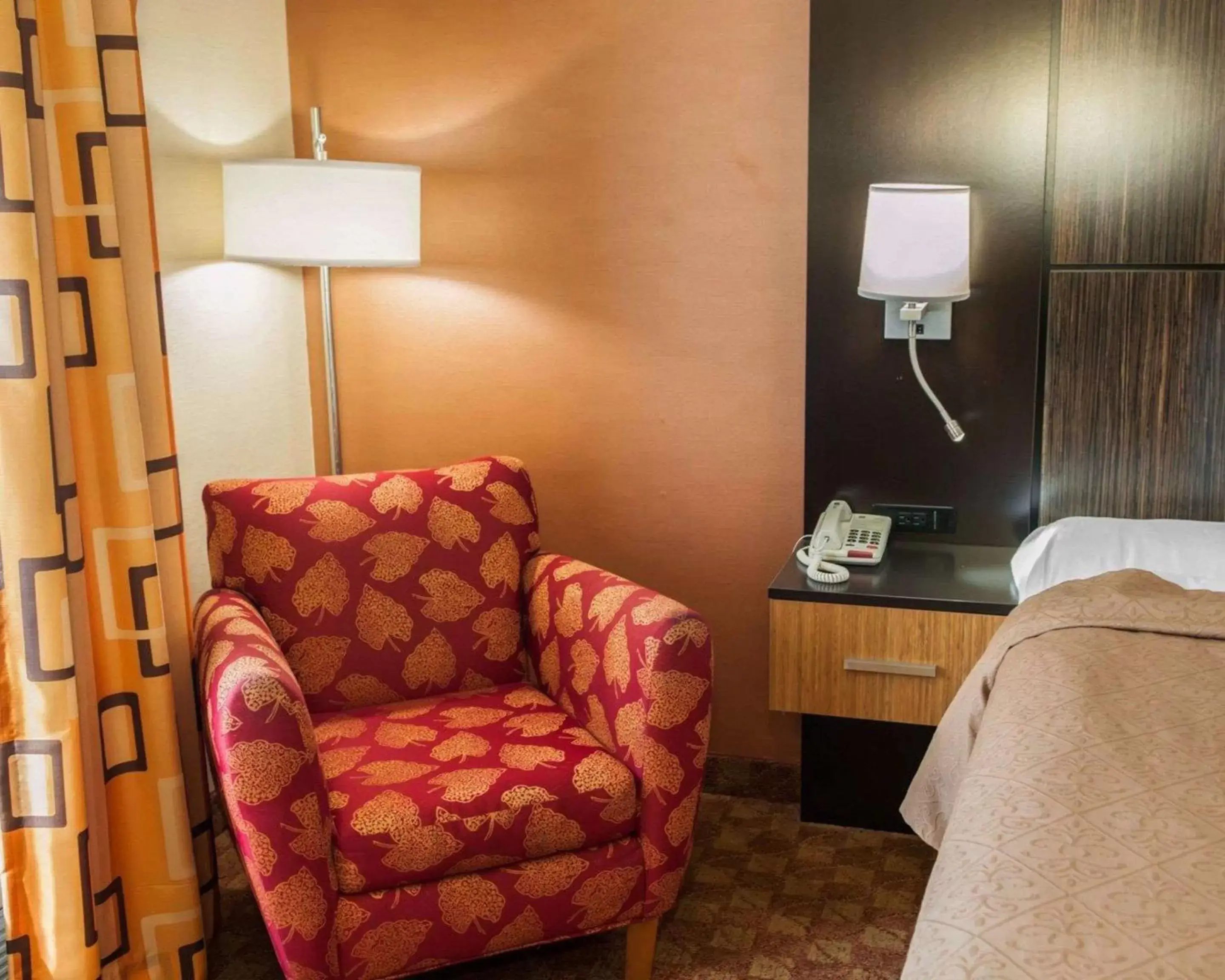 Photo of the whole room, Seating Area in Quality Inn Franklin I-65