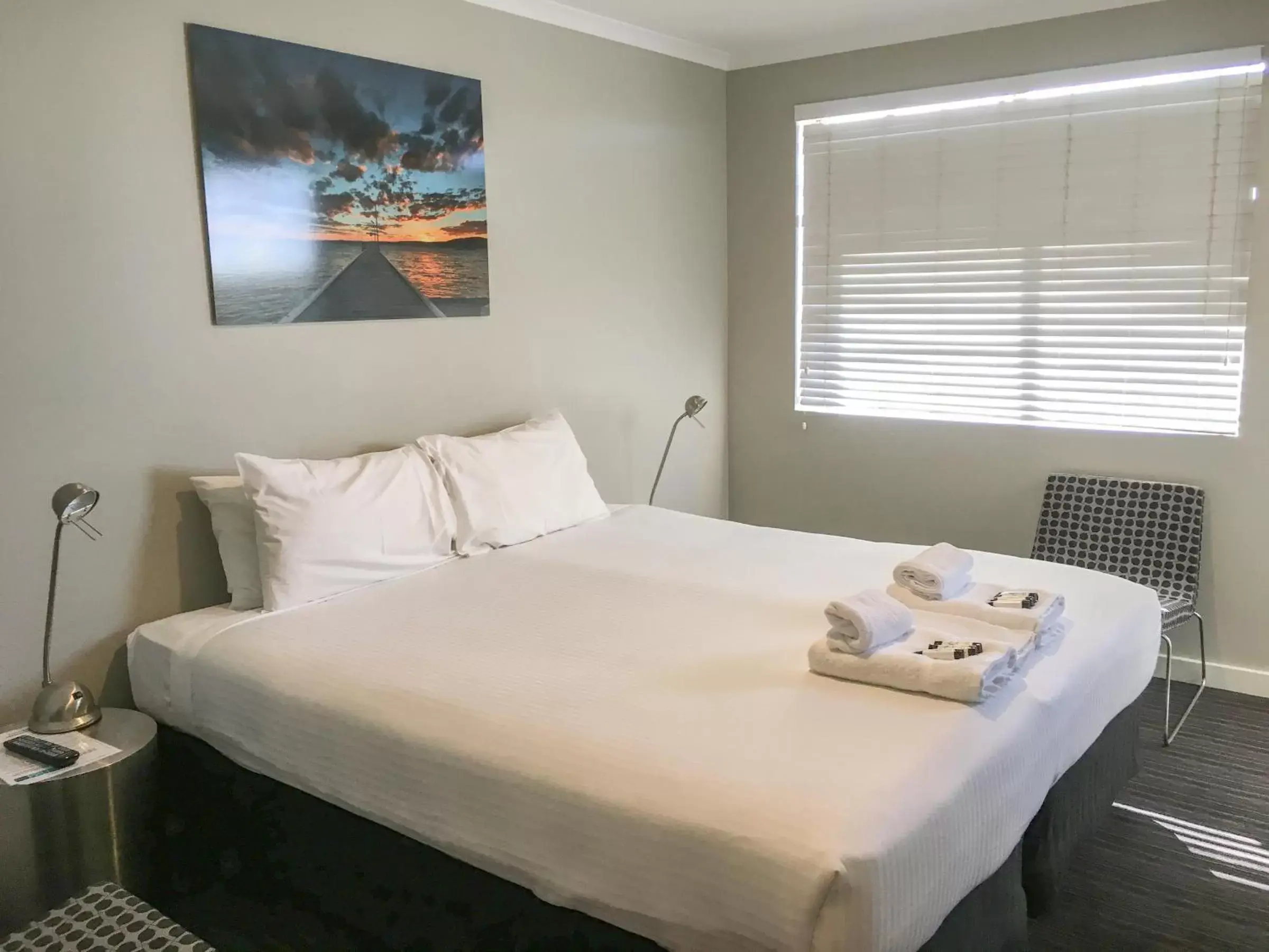 Bedroom, Bed in The Premier Hotel Broadmeadow