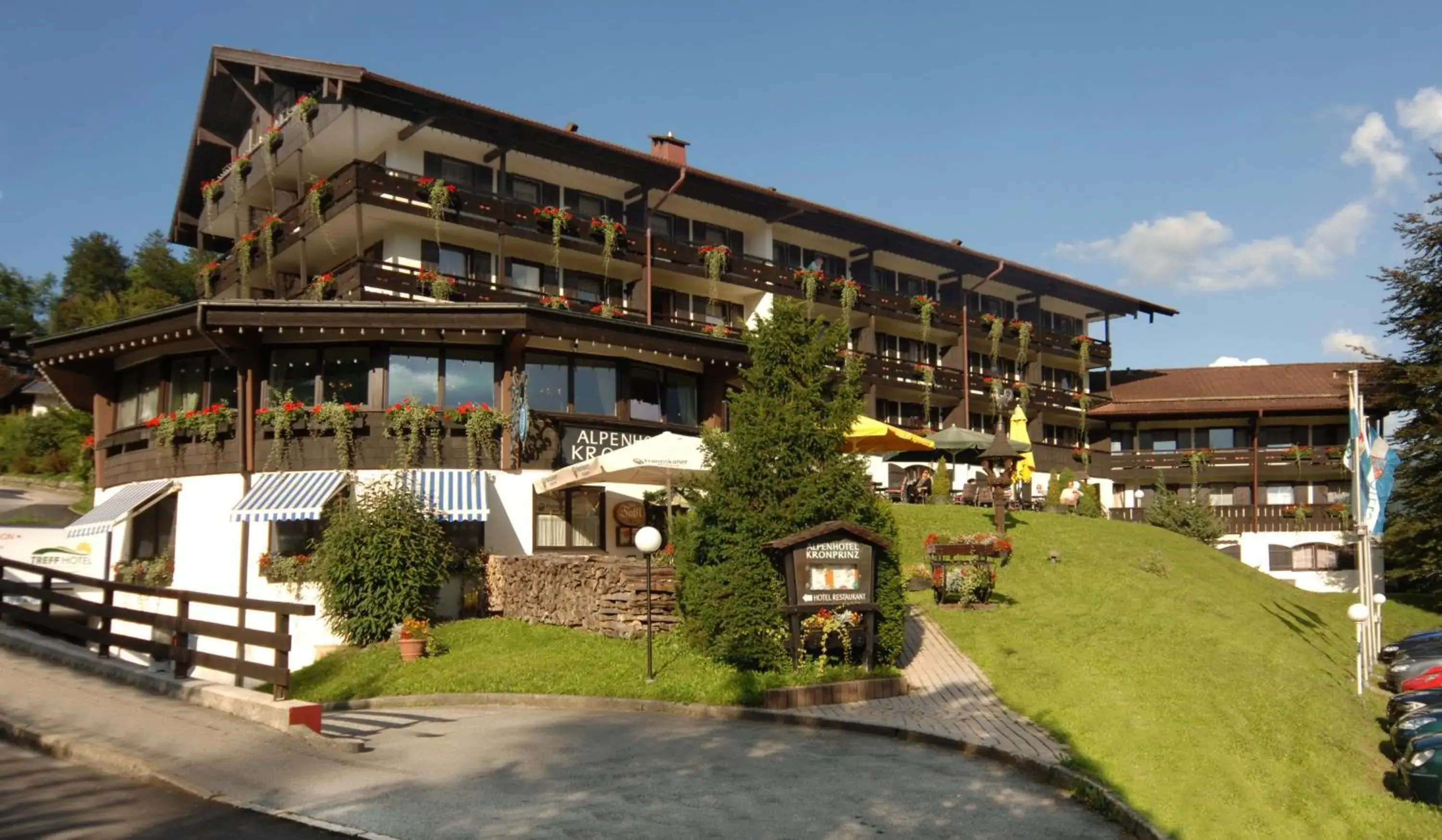 Facade/entrance, Property Building in Alpenhotel Kronprinz