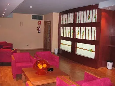 Lounge or bar in Hotel Doña Urraca