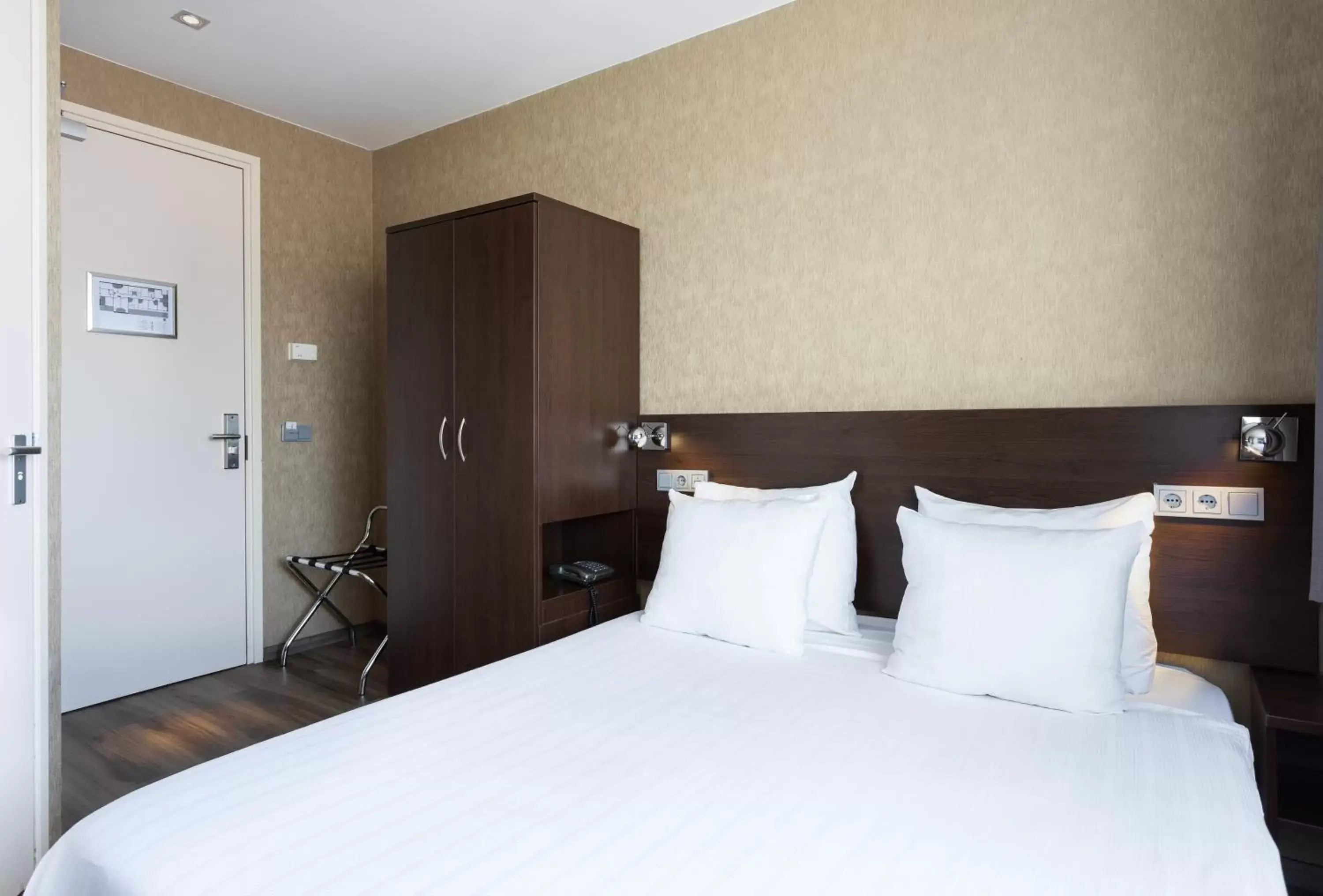 Photo of the whole room, Bed in Hotel Espresso Photo of the whole room, Bed in Hotel Espresso