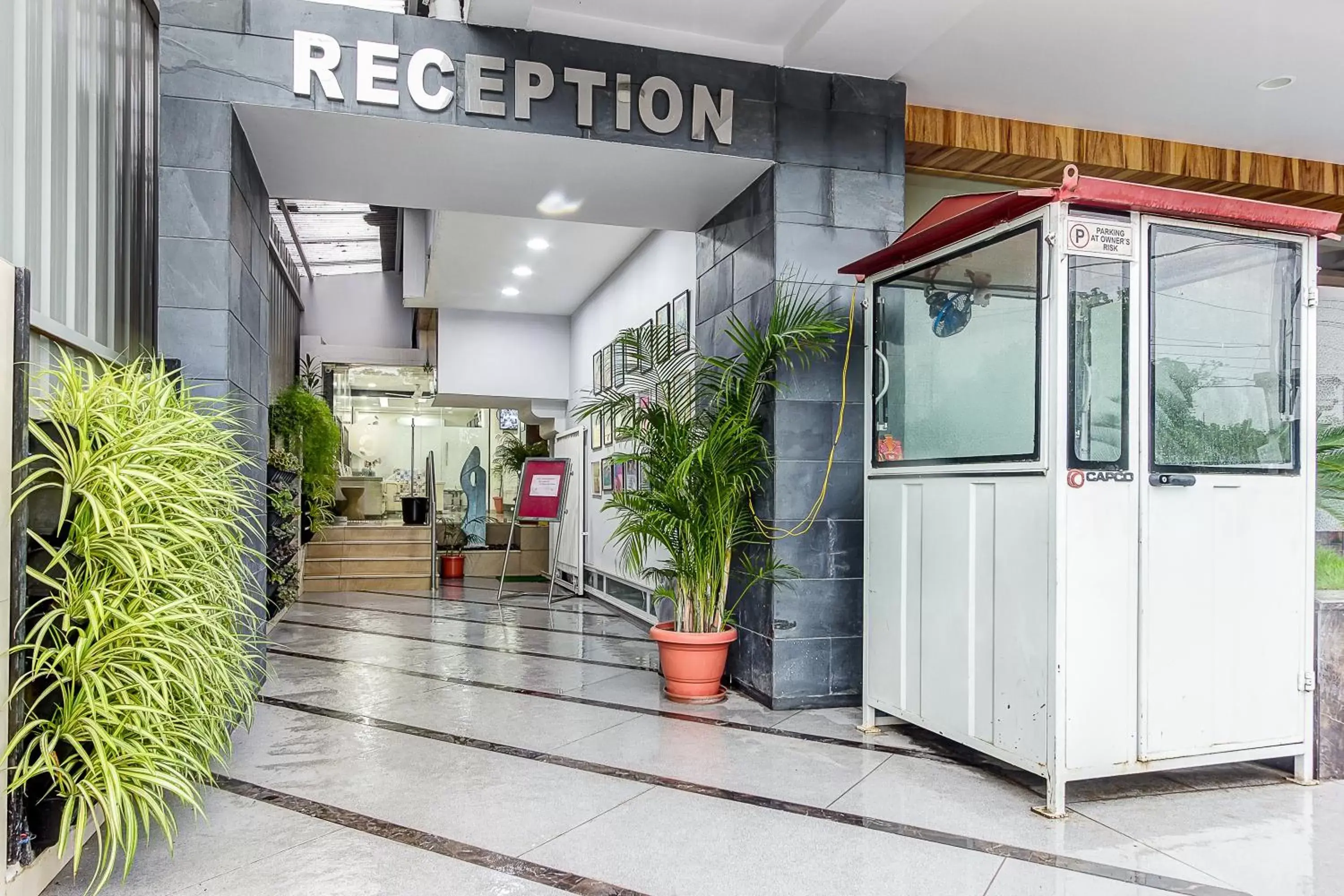 Lobby or reception in Treebo Trend Daksh Residency