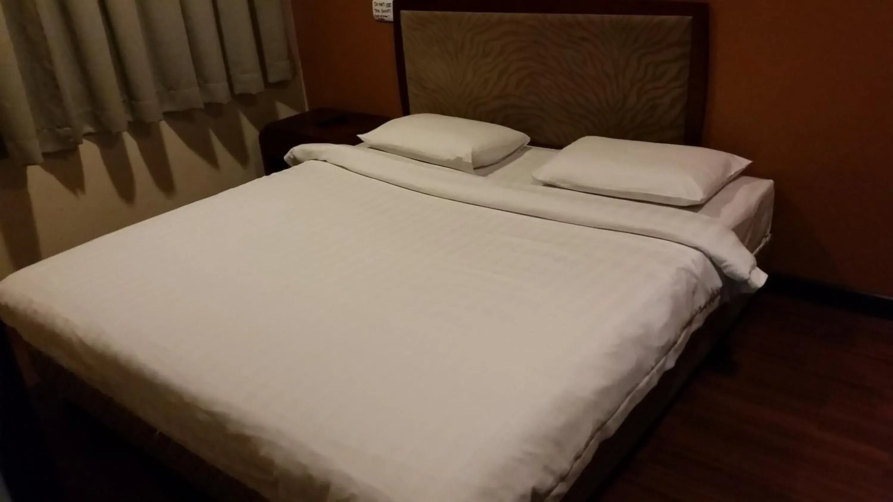 Bed in Hotel Sadong 88