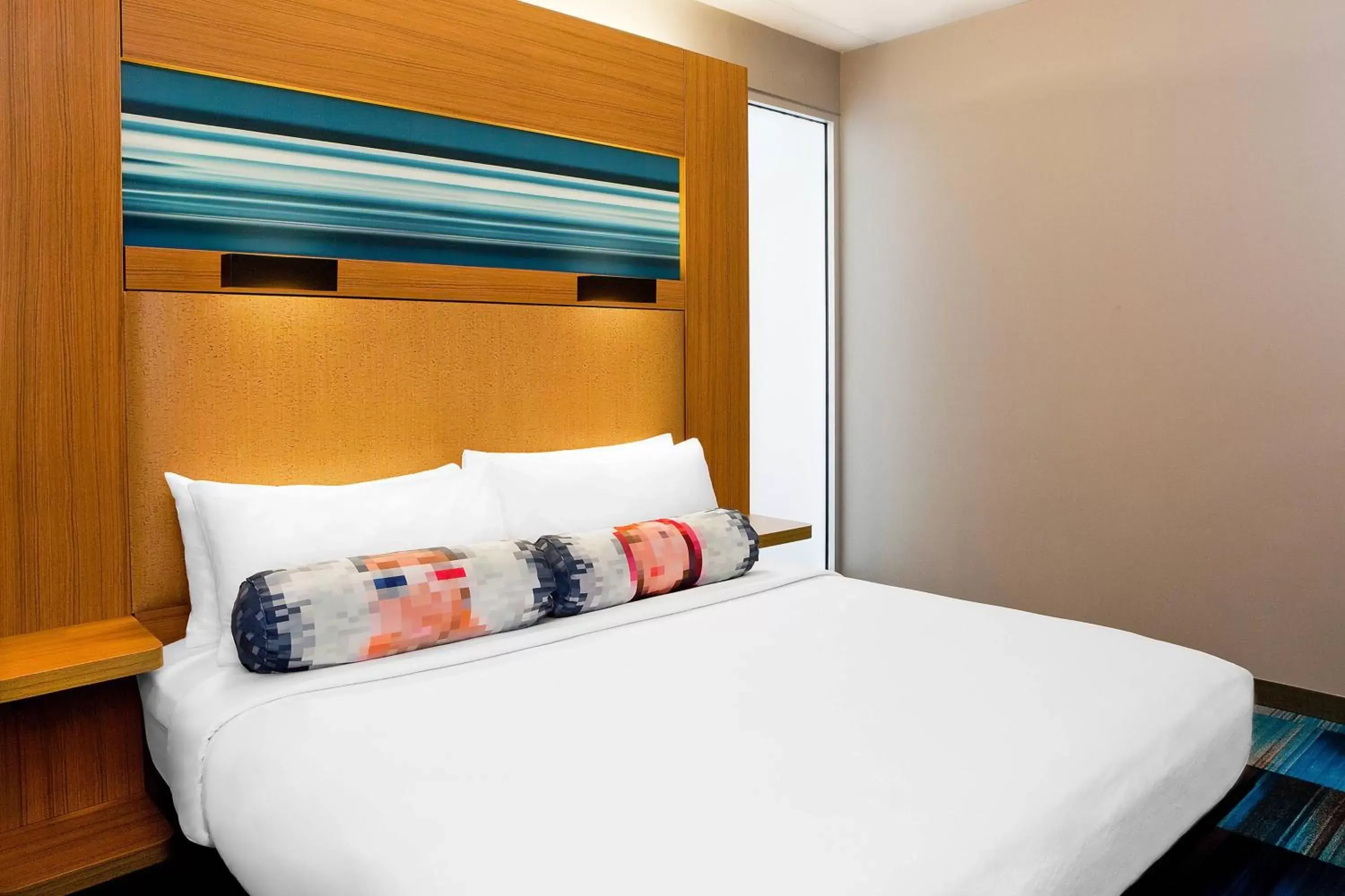 Photo of the whole room, Bed in Aloft Arundel Mills BWI Airport