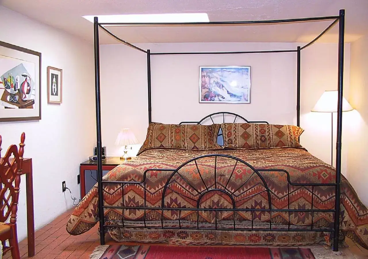 Bedroom, Bed in Casas de Suenos Old Town Historic Inn, Ascend Hotel Collection