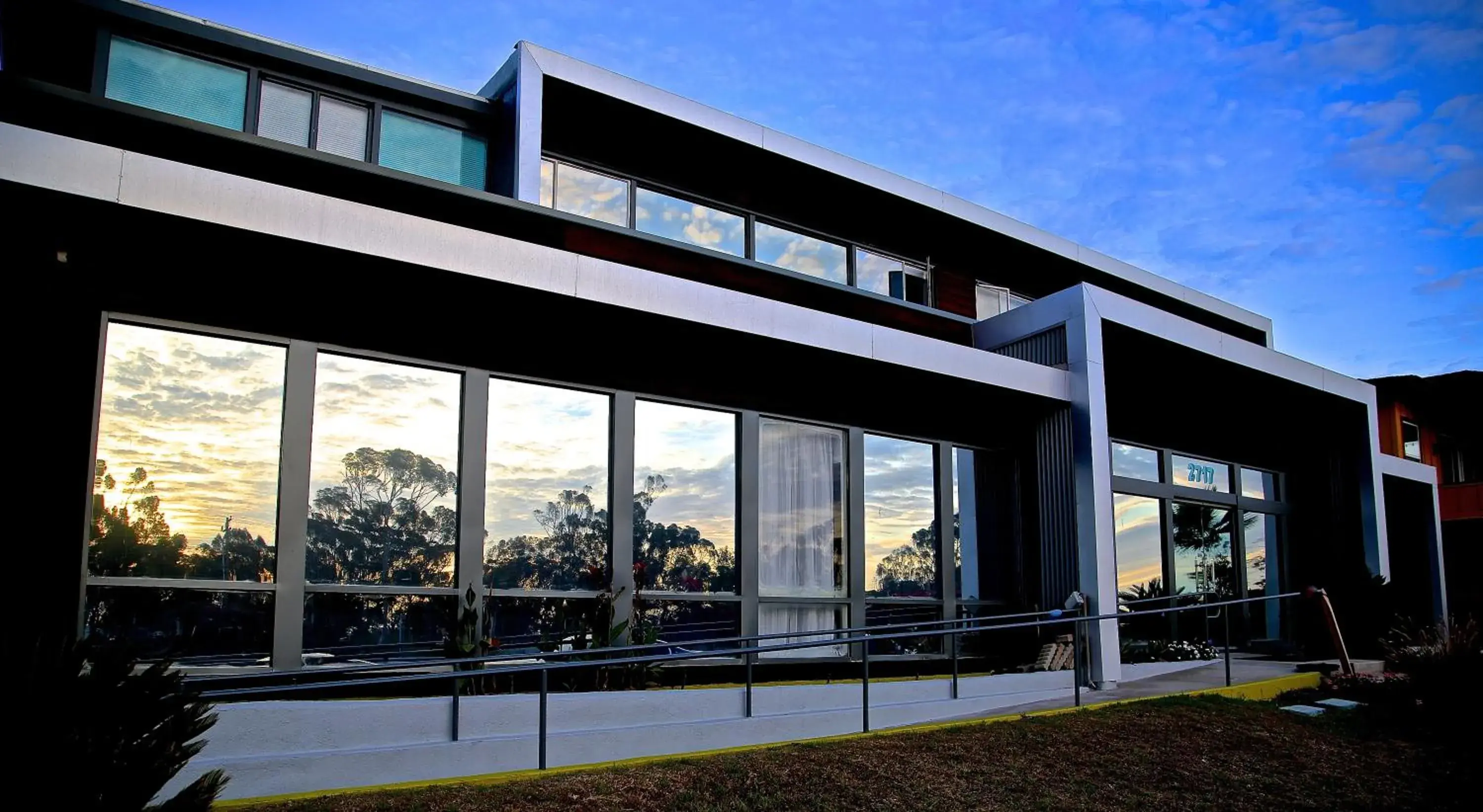 Facade/entrance in House of Trestles