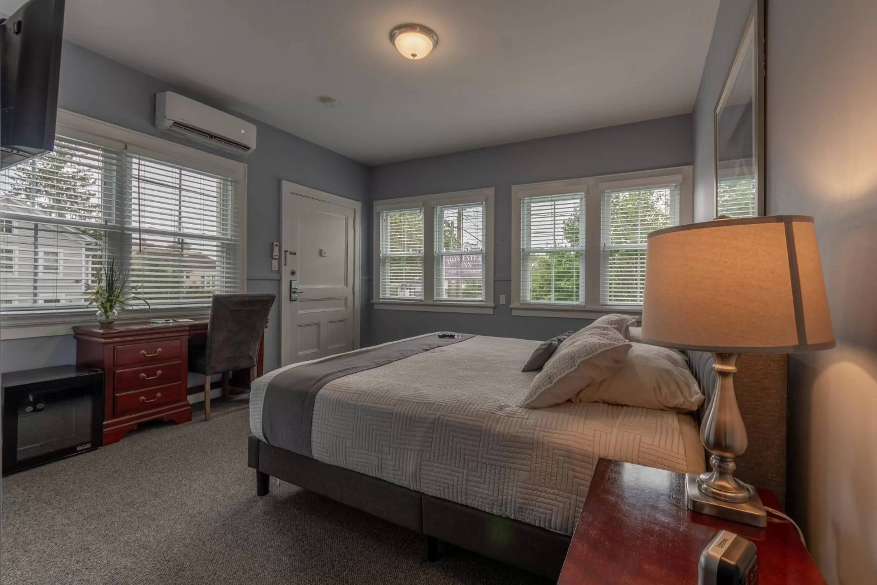 Bed in Homestead Inn