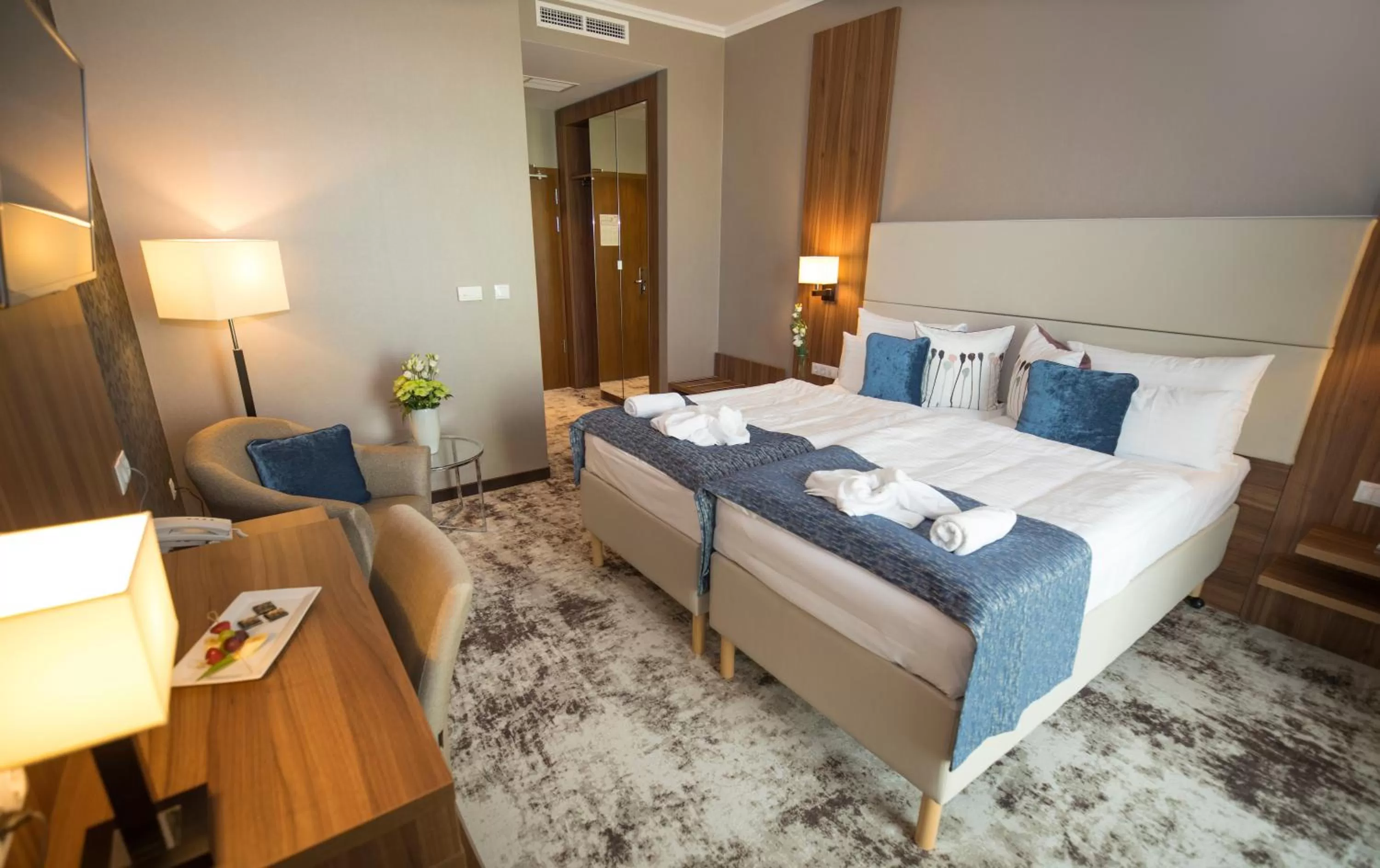 Bedroom, Bed in Outlet Hotel Polgár