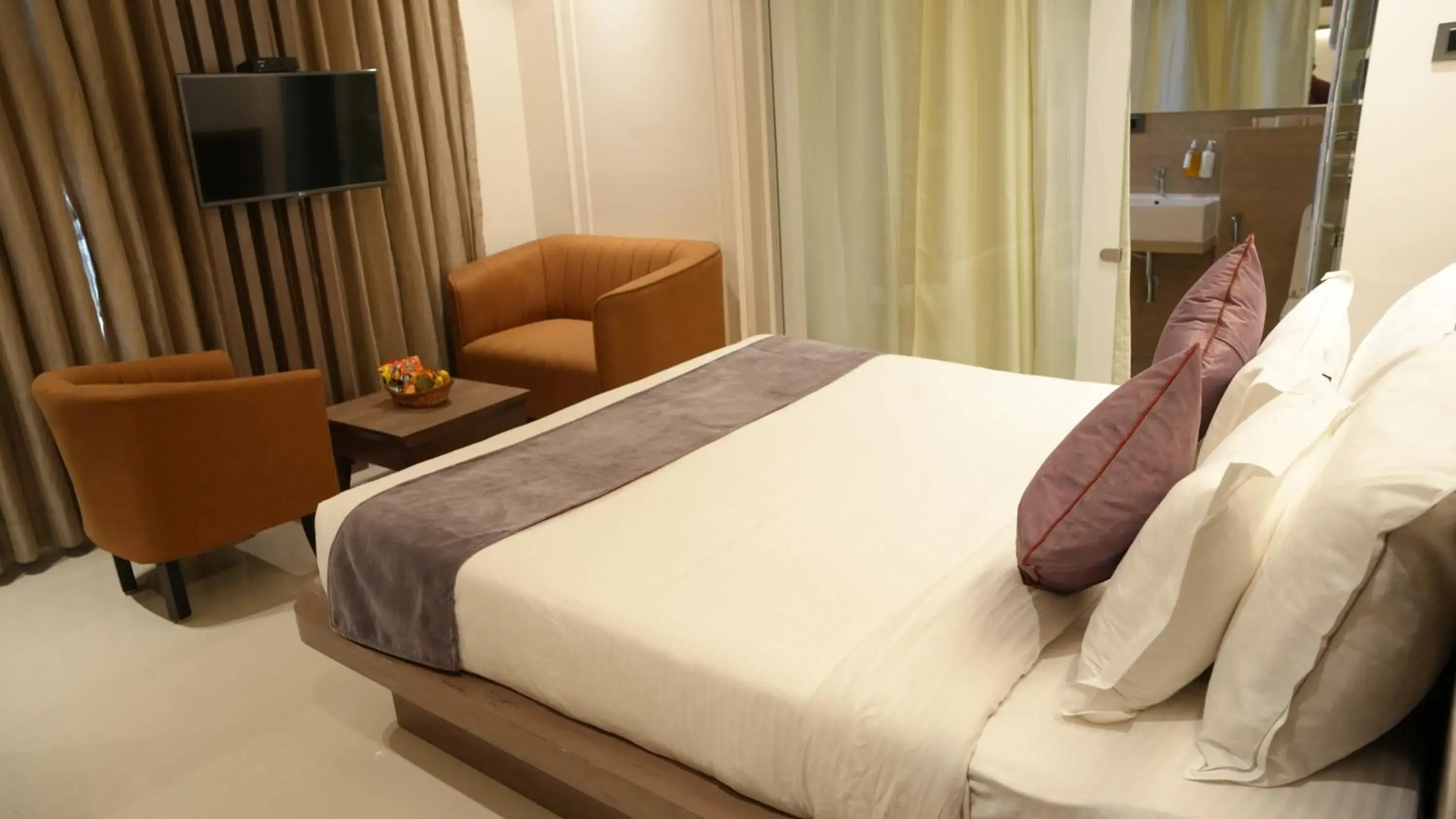 Bed in Jivanta Hotel [Shirdi]