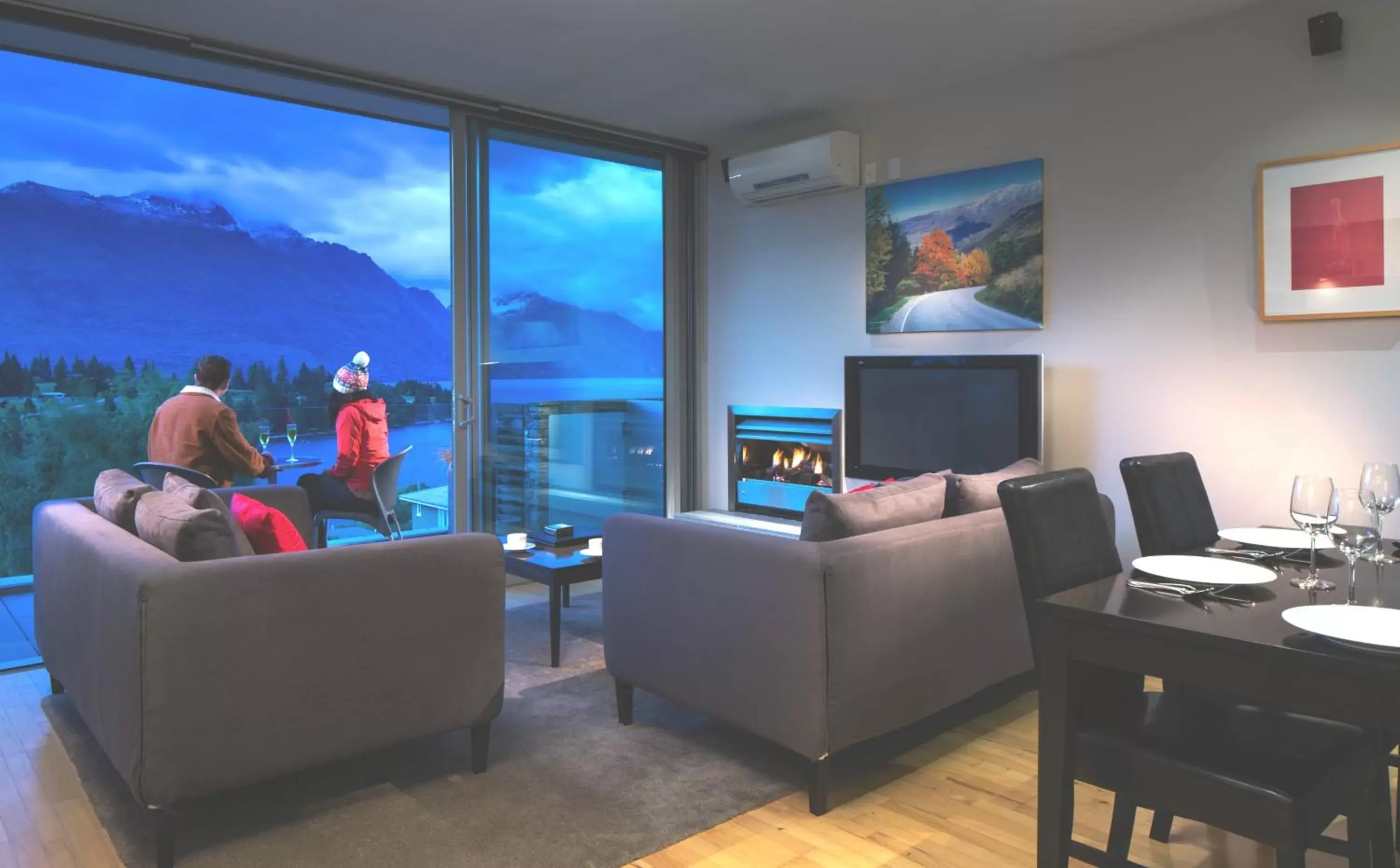 View (from property/room), Seating Area in Swiss-Belsuites Pounamu Queenstown