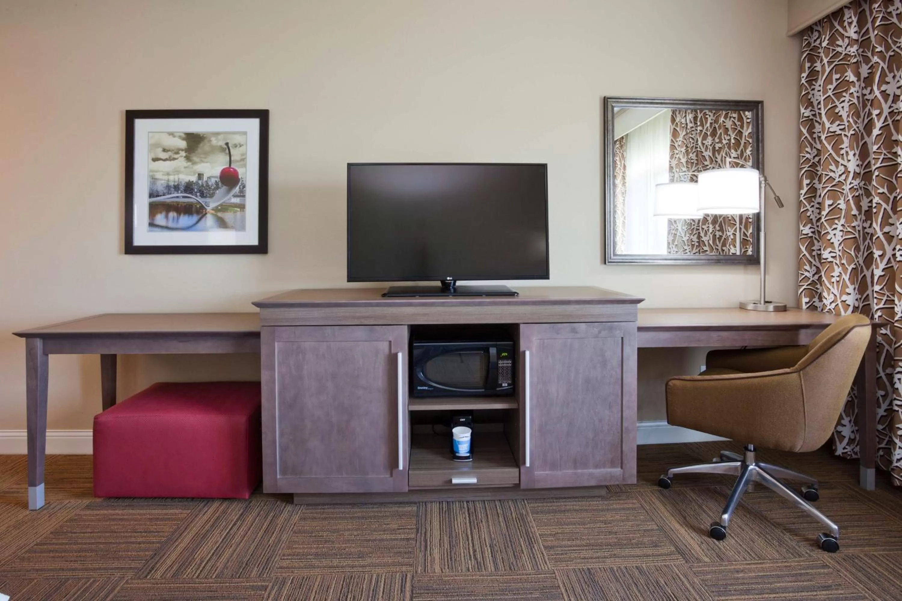 King Room - Hearing Access in Hampton Inn Minneapolis-Roseville,MN