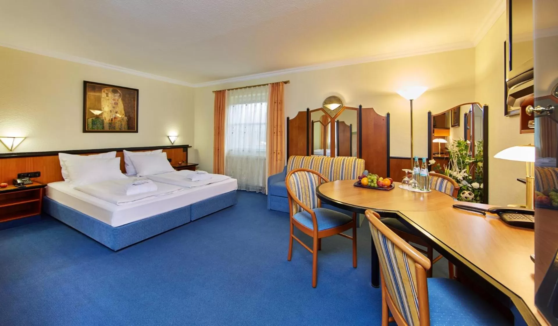 Photo of the whole room, Bed in Hotel Linderhof