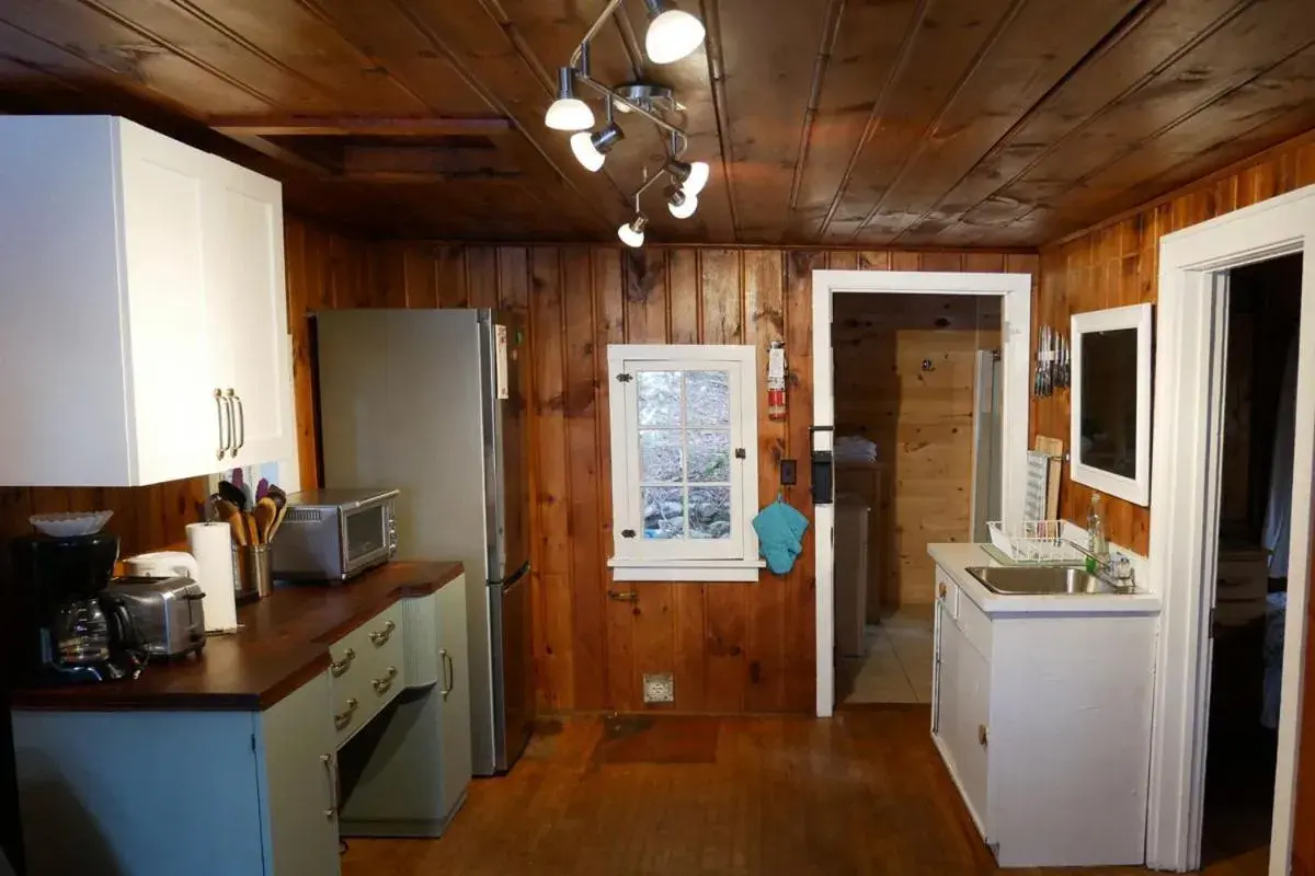 Kitchen/Kitchenette in Walker Lake Resort