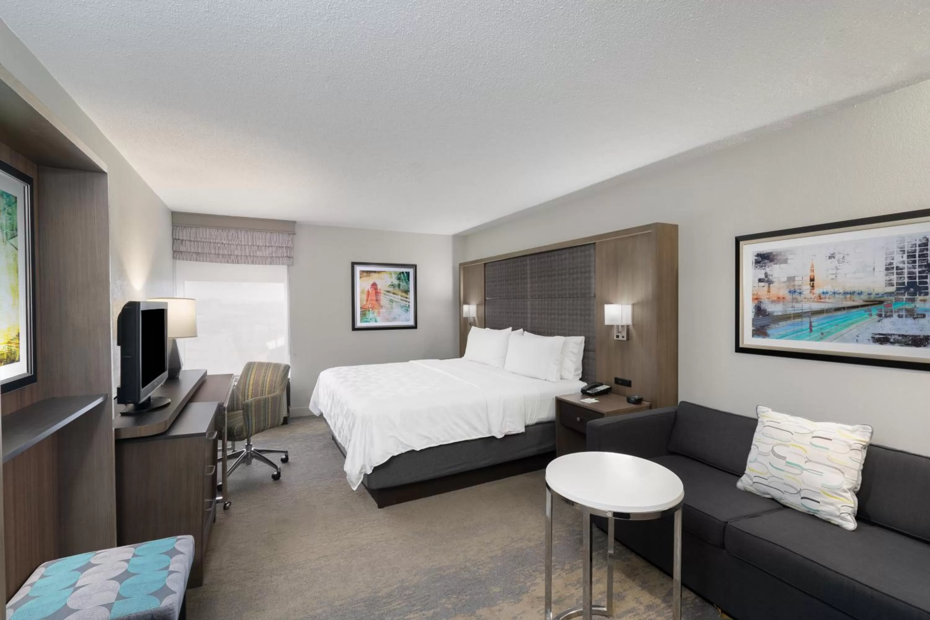 Photo of the whole room, Bed in Holiday Inn Huntsville - Research Park by IHG