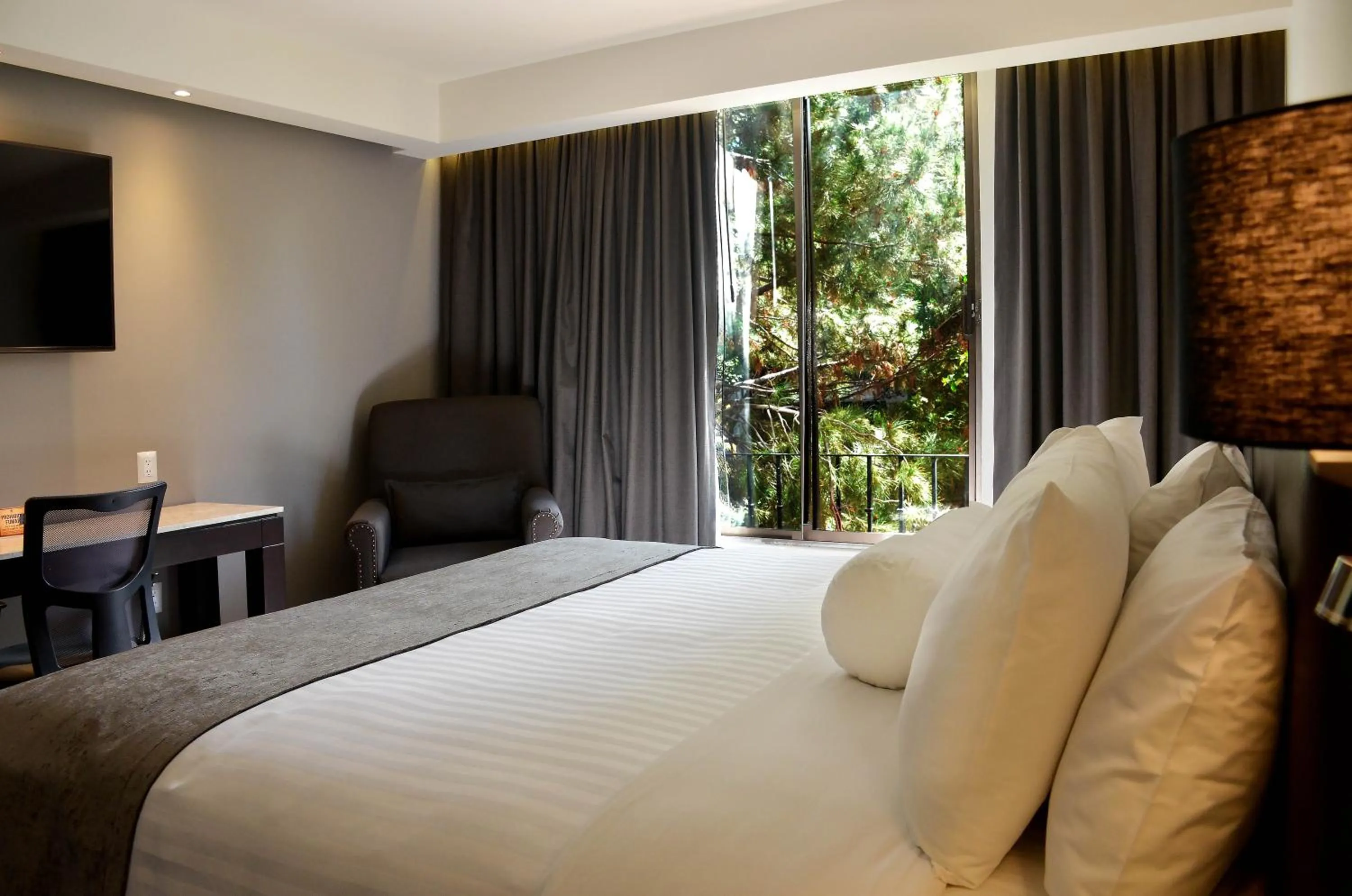 Bedroom, Bed in Hotel Gobernador