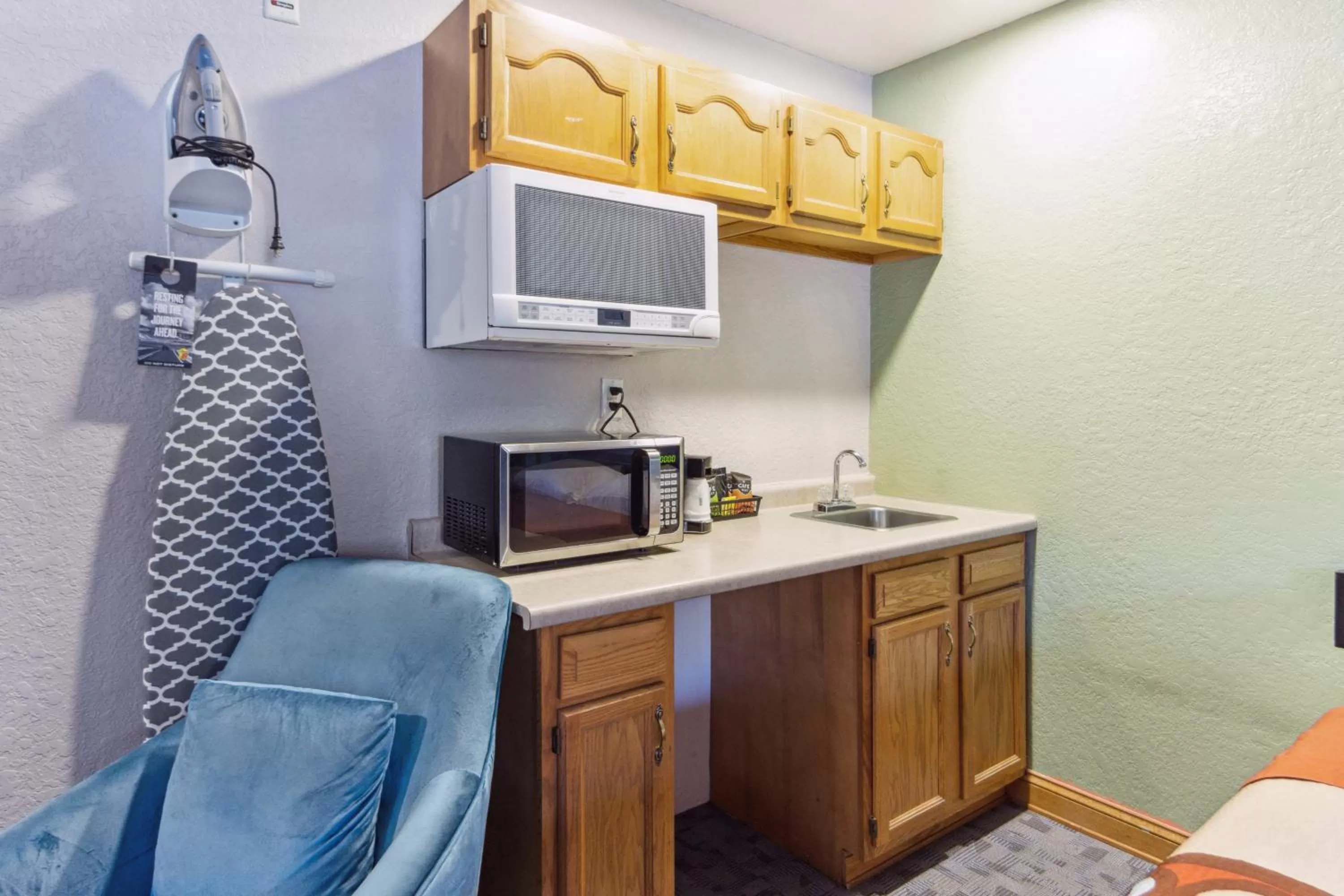 Kitchen or kitchenette in Super 8 by Wyndham Uniontown PA