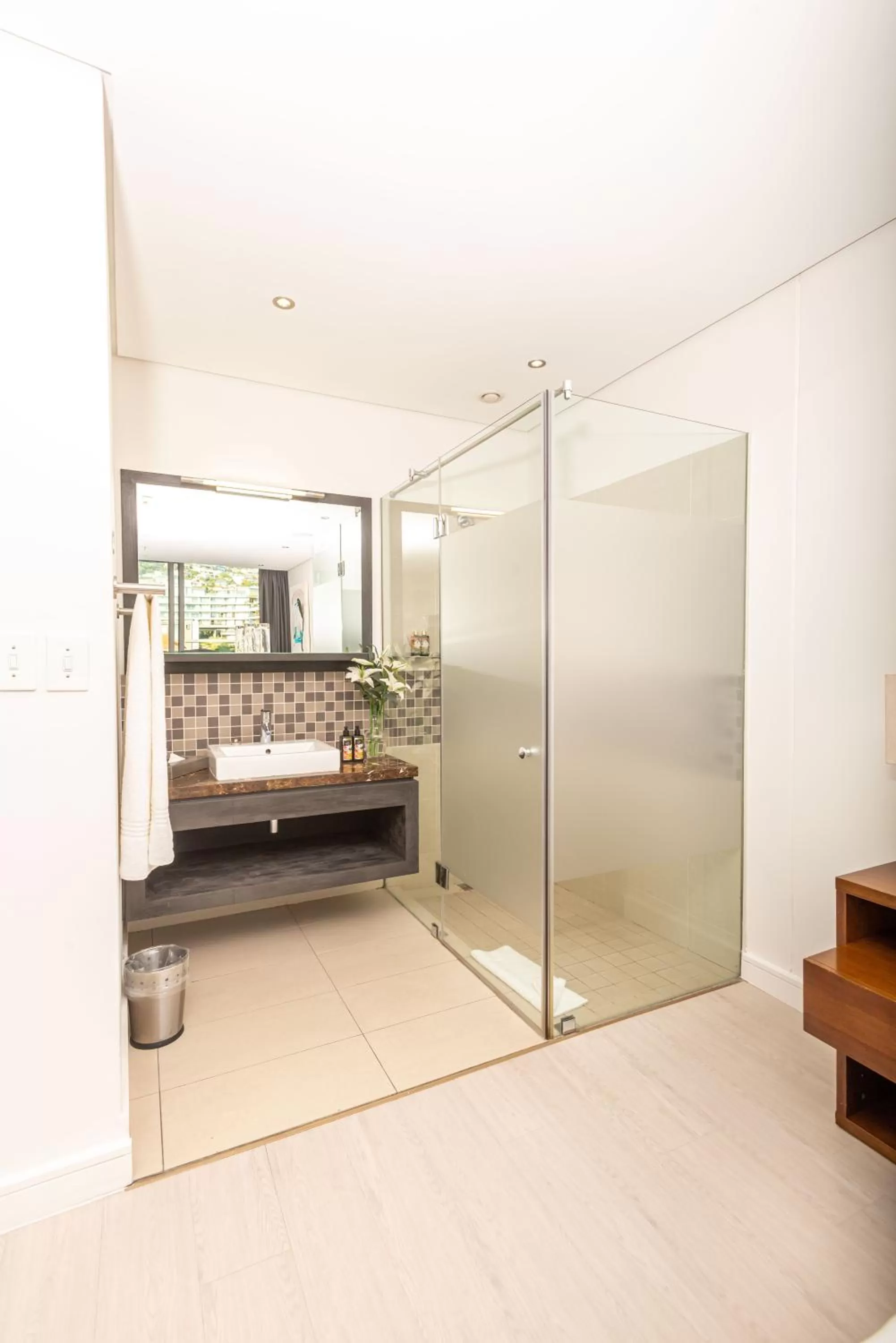 Bathroom, Bed in Newkings Boutique Hotel