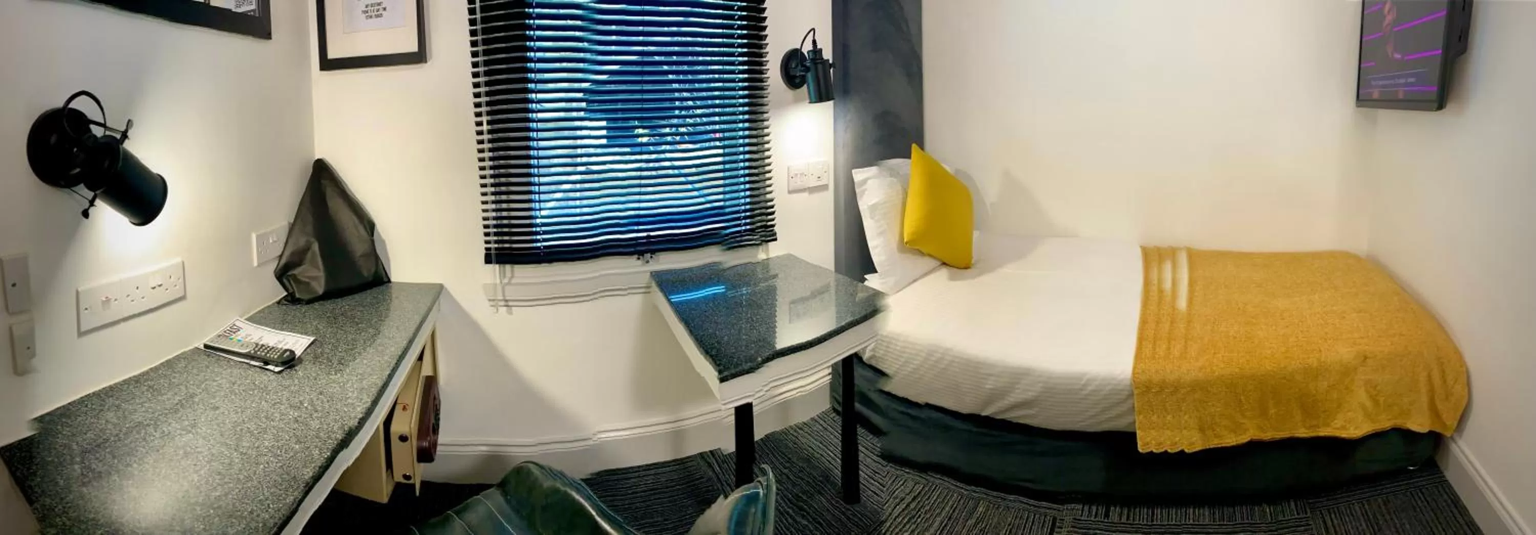 Photo of the whole room, Bed in Siberia Bar & Hotel