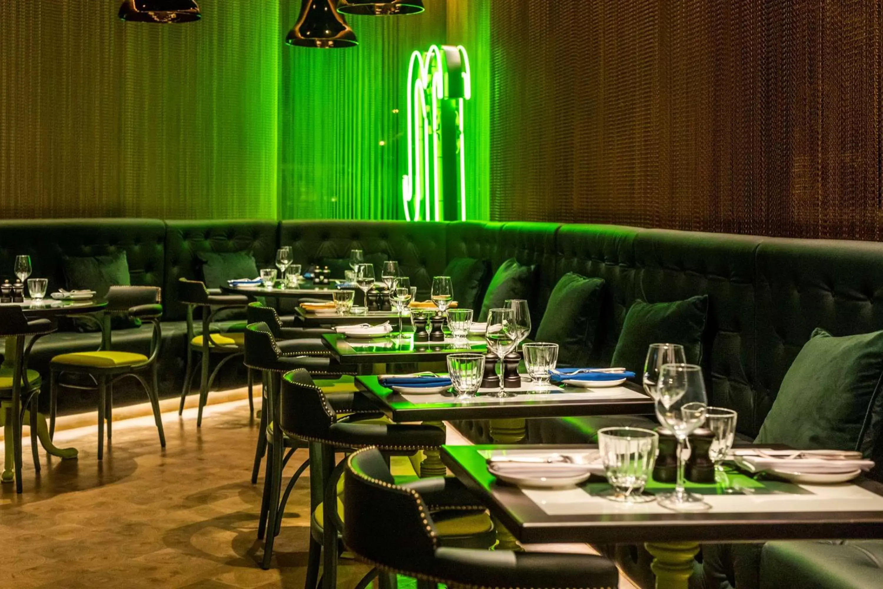 Restaurant/Places to Eat in nhow London