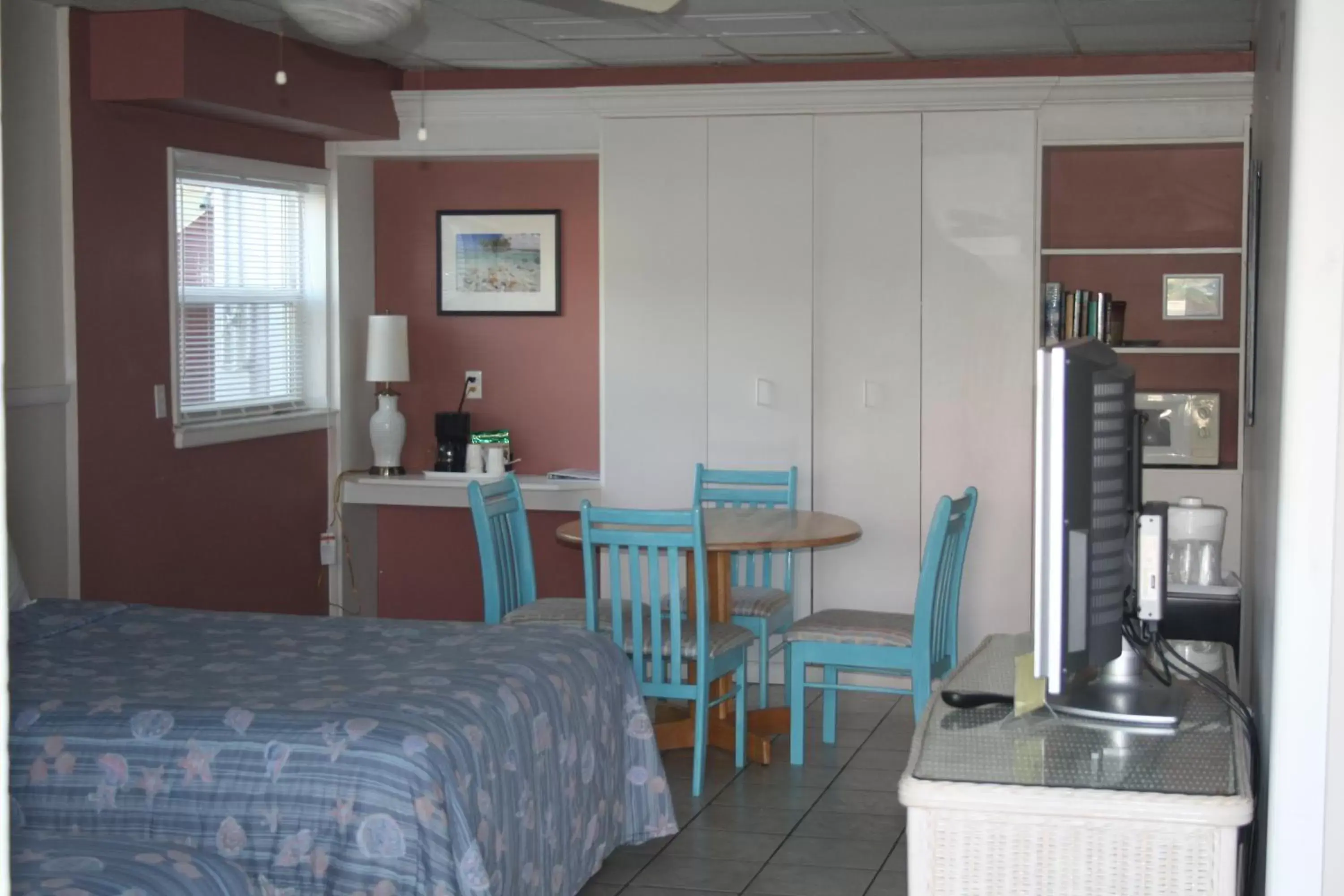 Dining area in Beach Front Motel Cedar Key