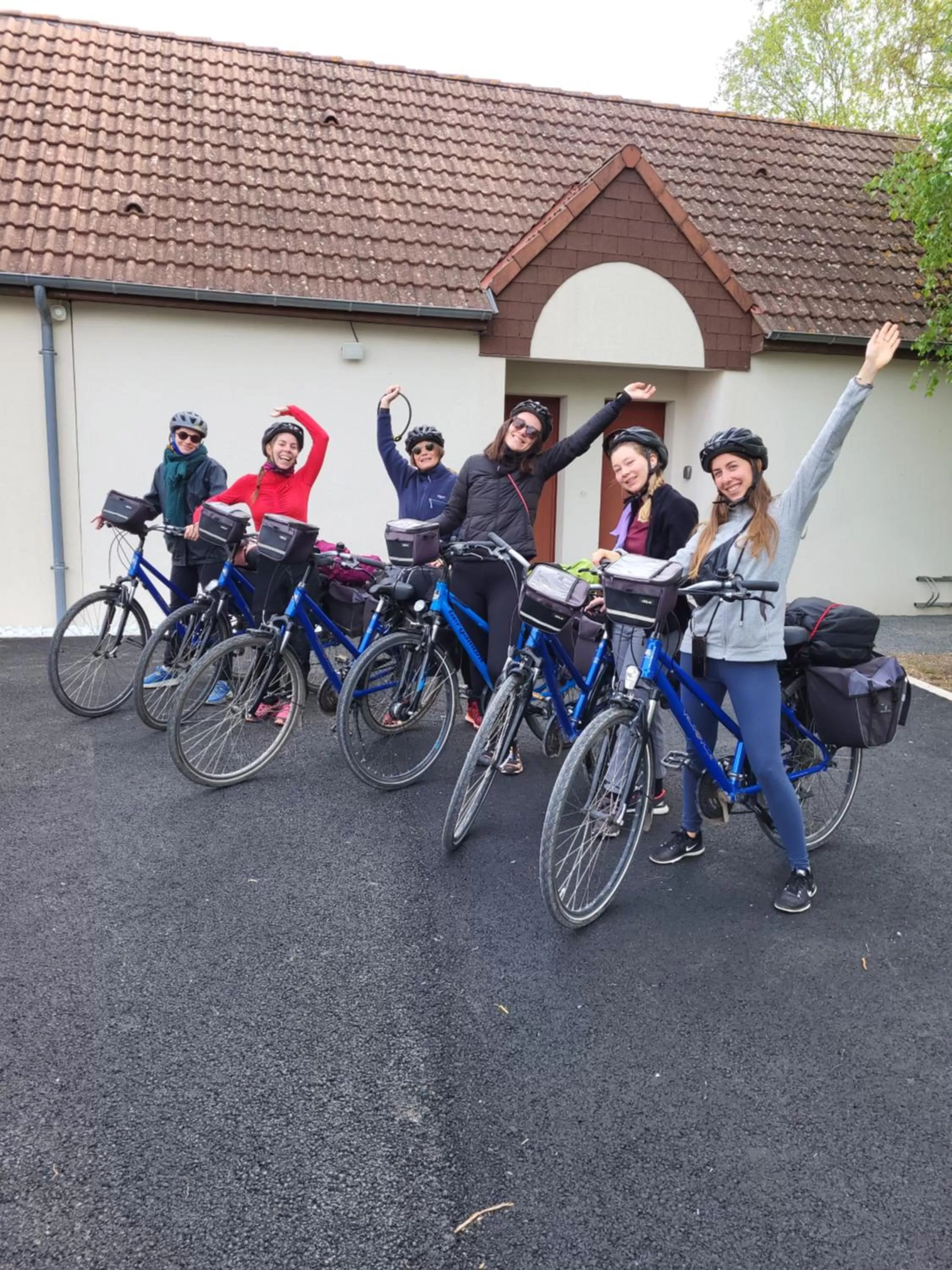 People in Cheverny la vie est belle