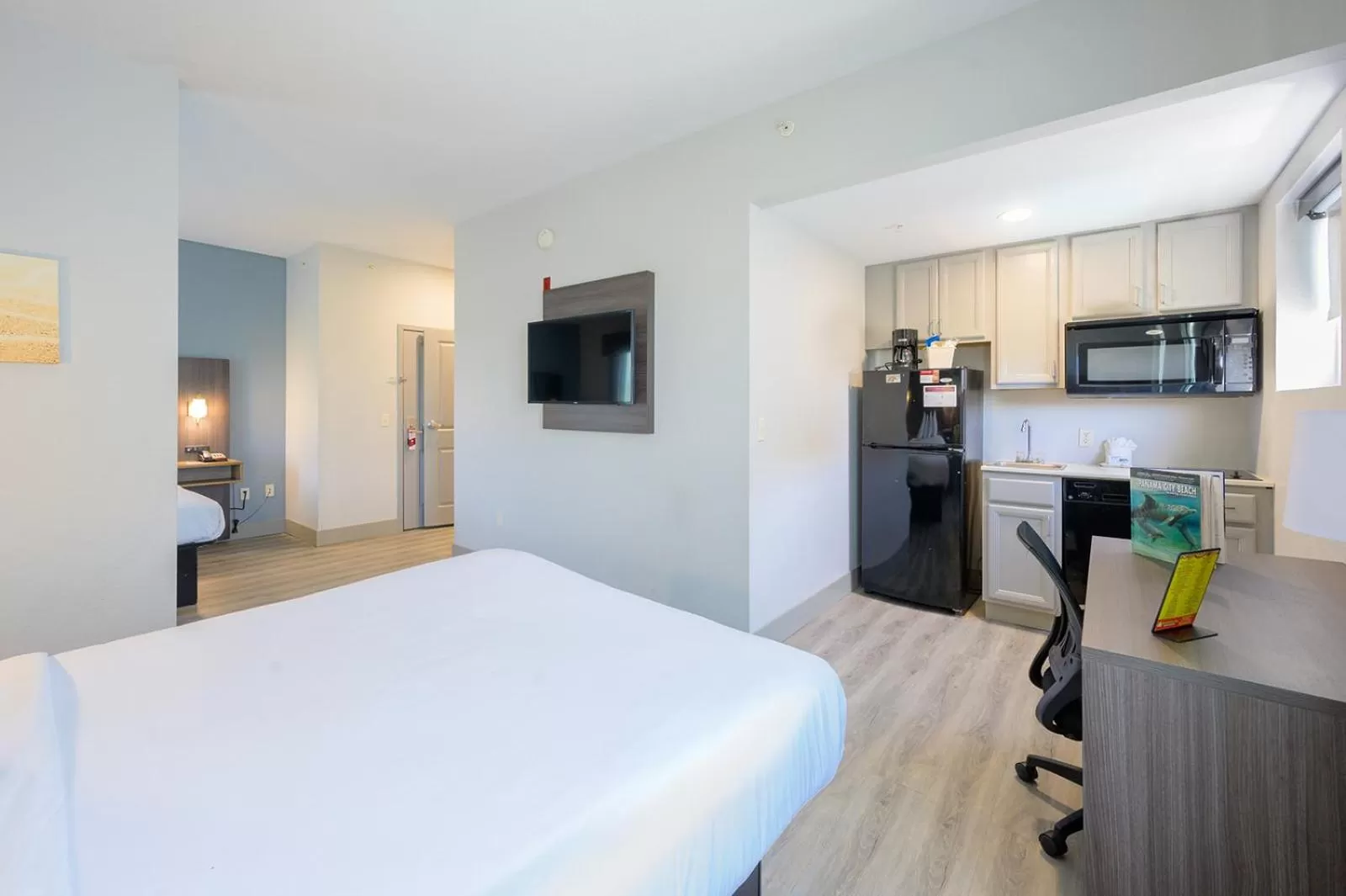 TV and multimedia in Hawthorn Extended Stay by Wyndham Panama City Beach