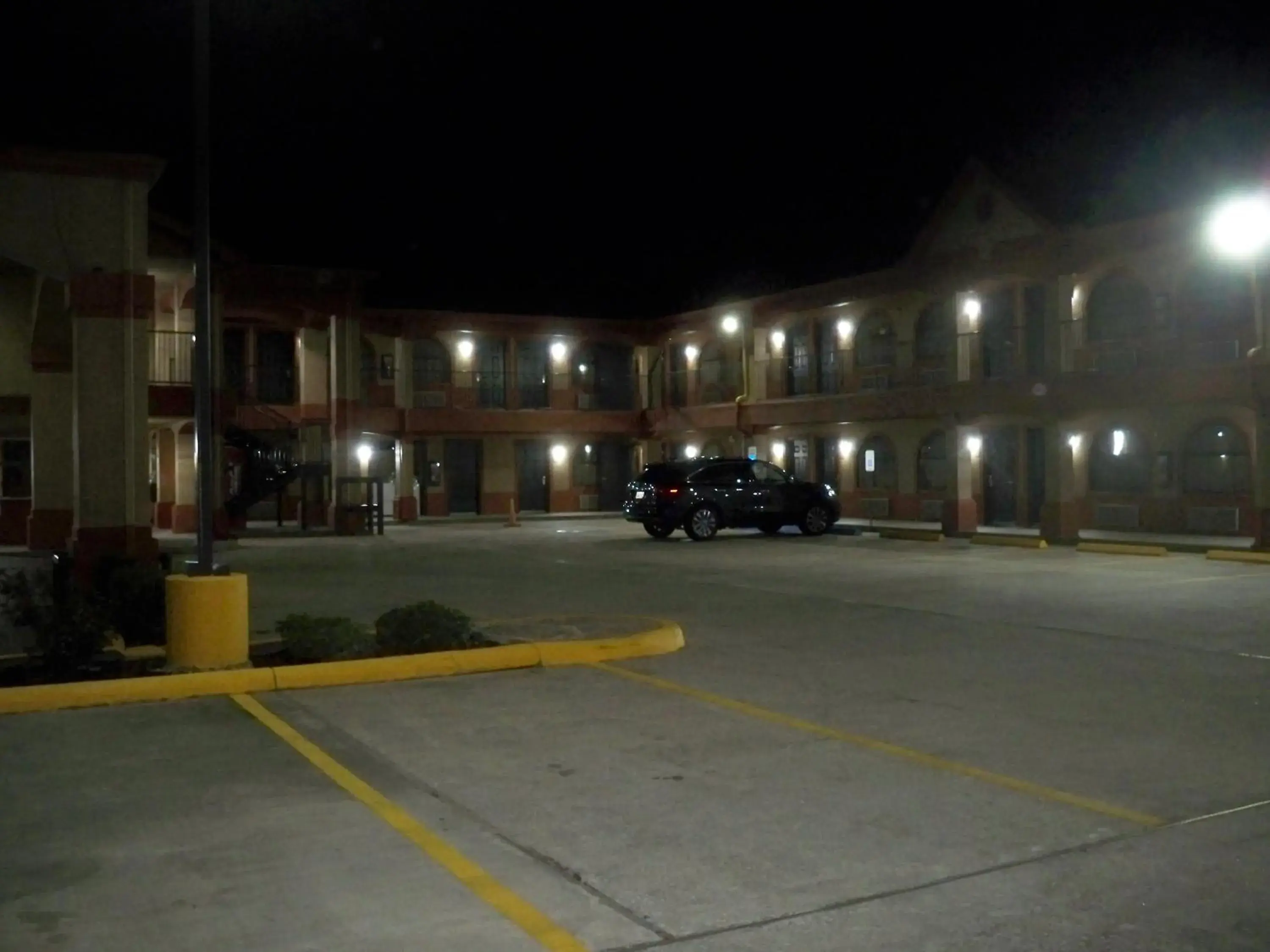 Night, Property Building in Scottish Inn and Suites Beaumont