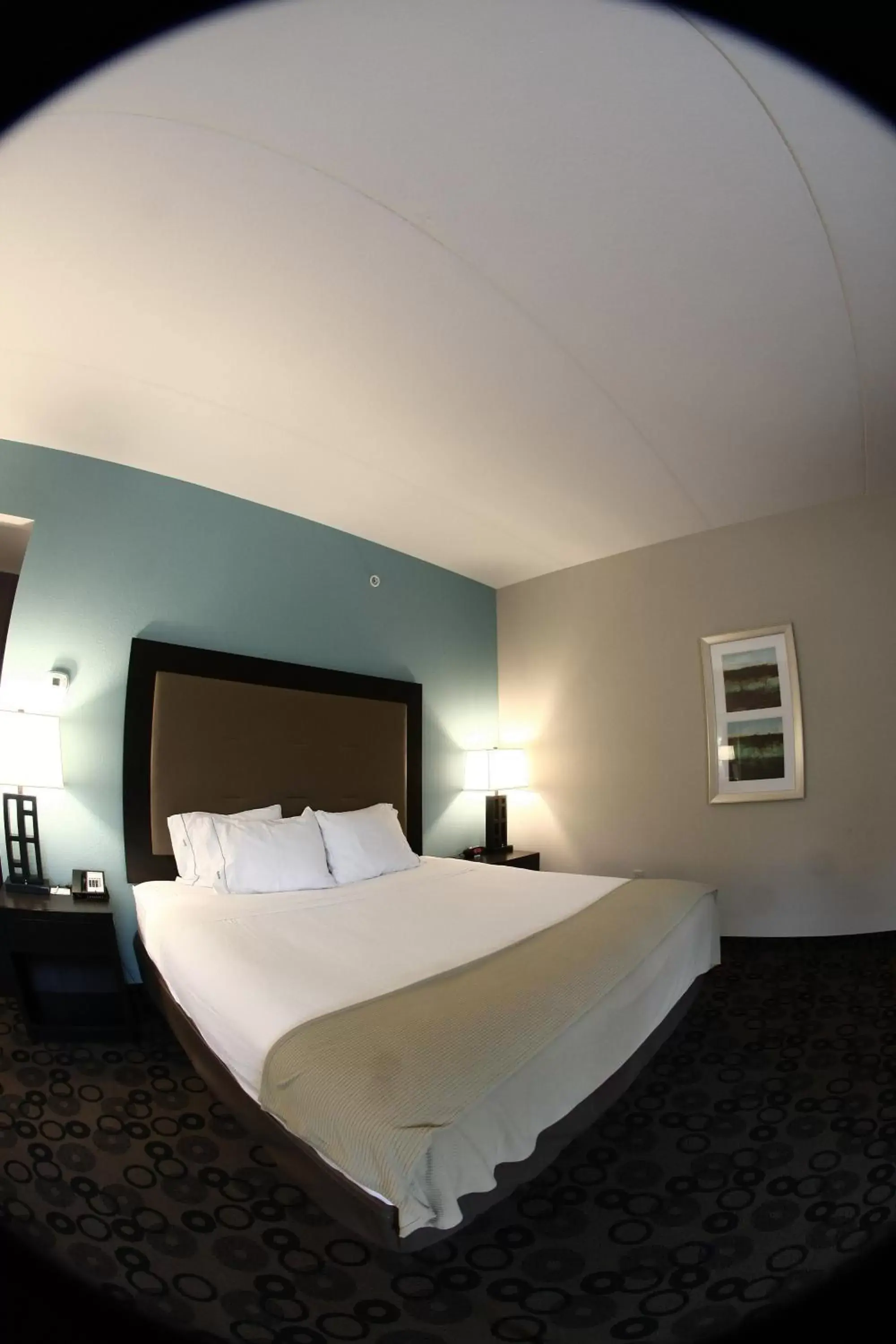 Bed in Holiday Inn Express & Suites - Cleveland Northwest, an IHG Hotel