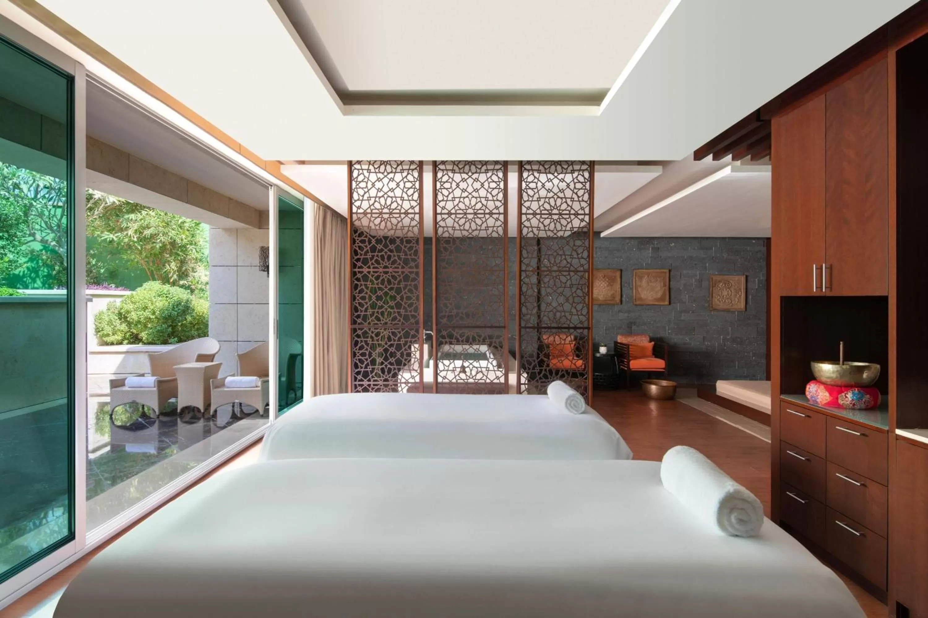 Spa and wellness centre/facilities, Bed in JW Marriott Marquis City Center Doha