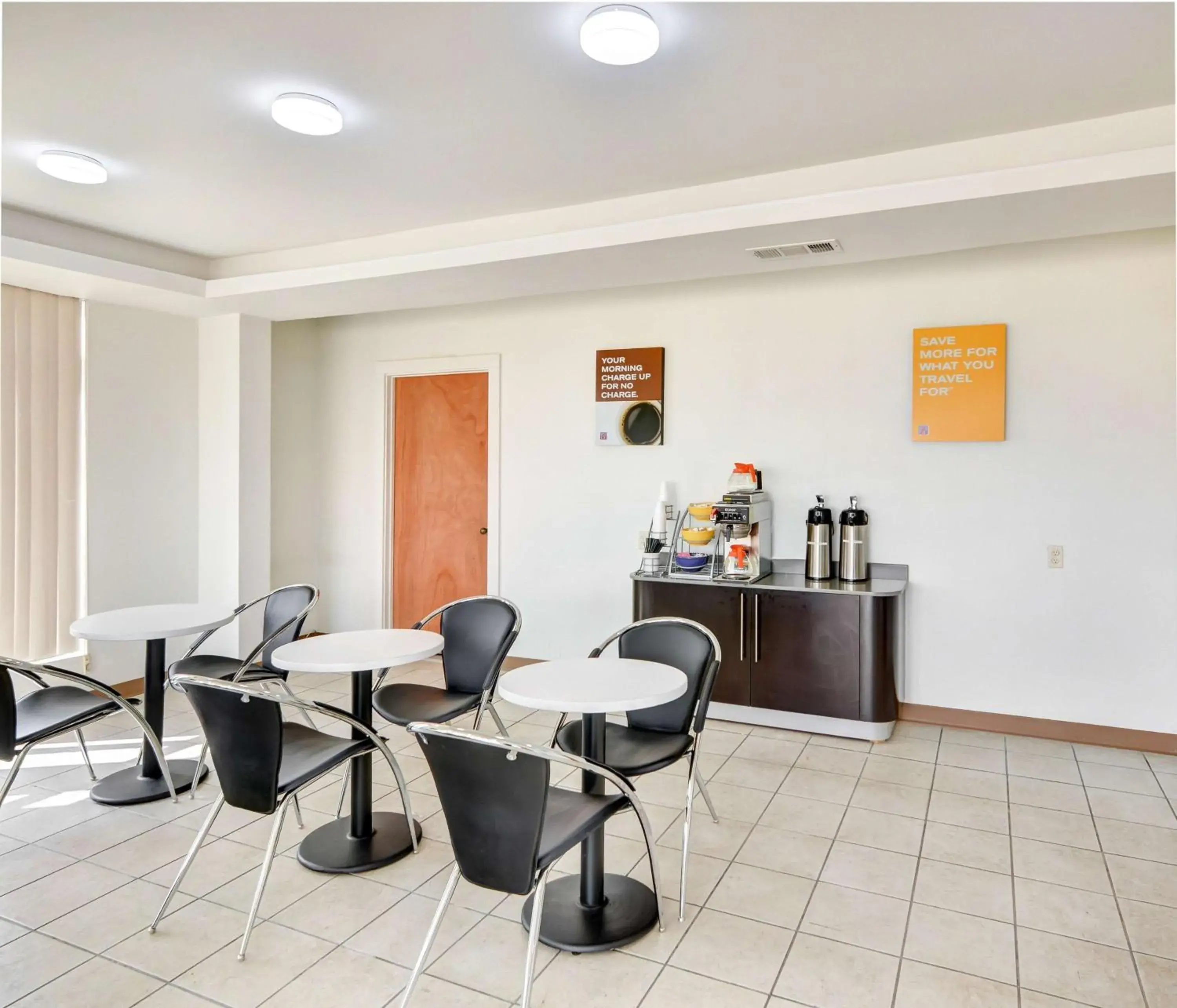 Lobby or reception, Business Area/Conference Room in Motel 6-Lindale, TX