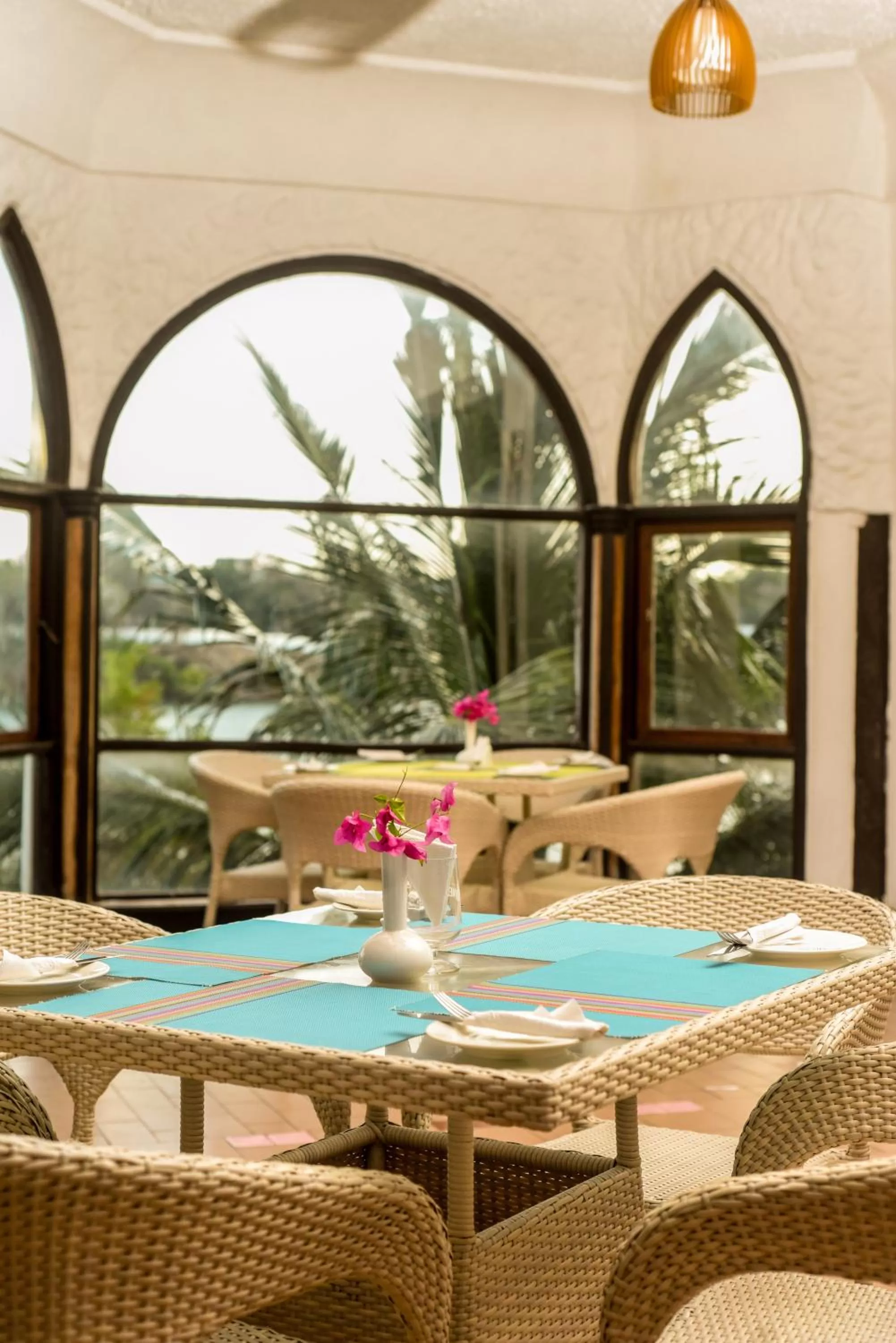 Restaurant/places to eat in CityBlue Creekside Hotel & Suites