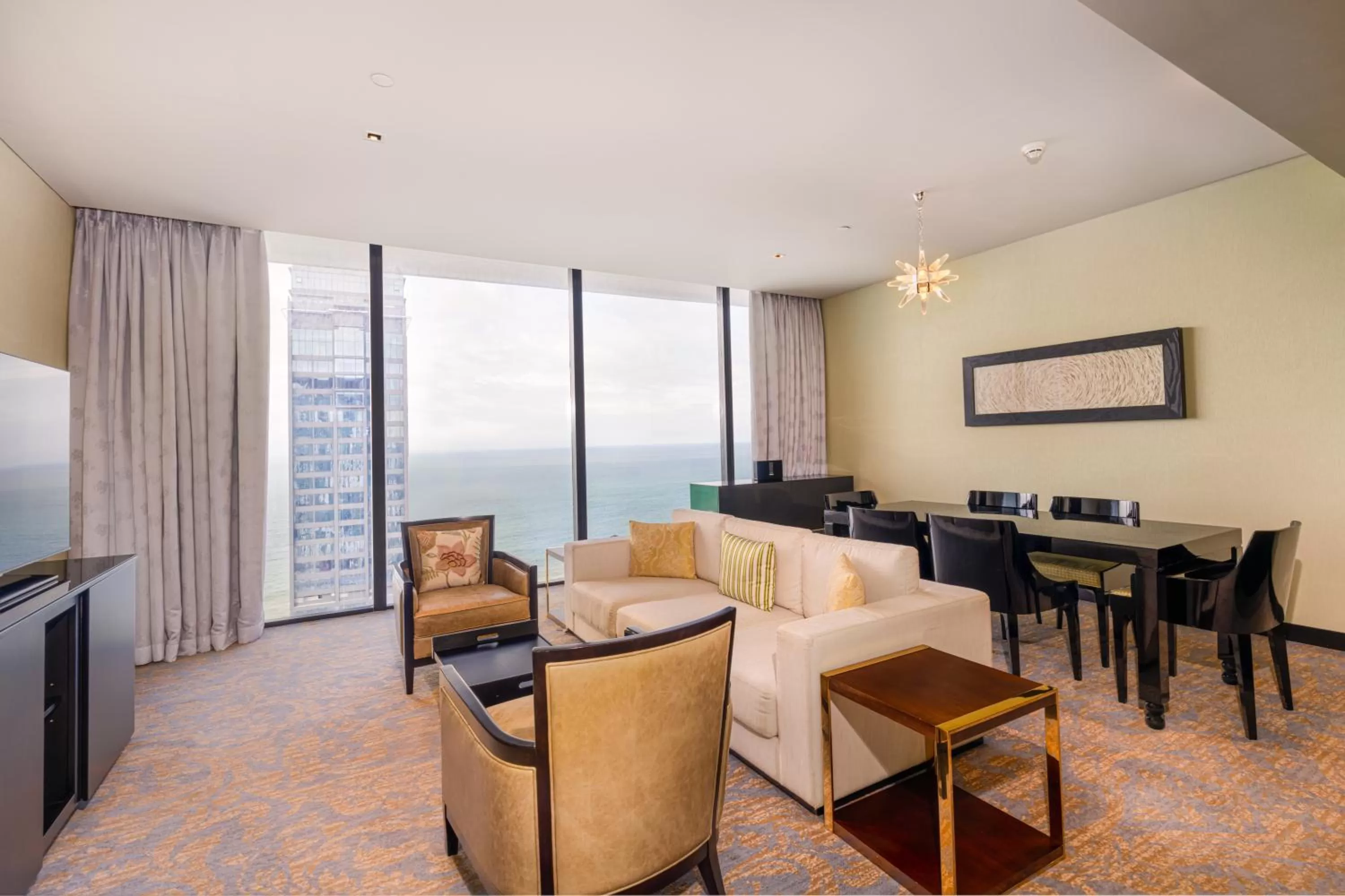 TV and multimedia in Mövenpick Hotel Colombo