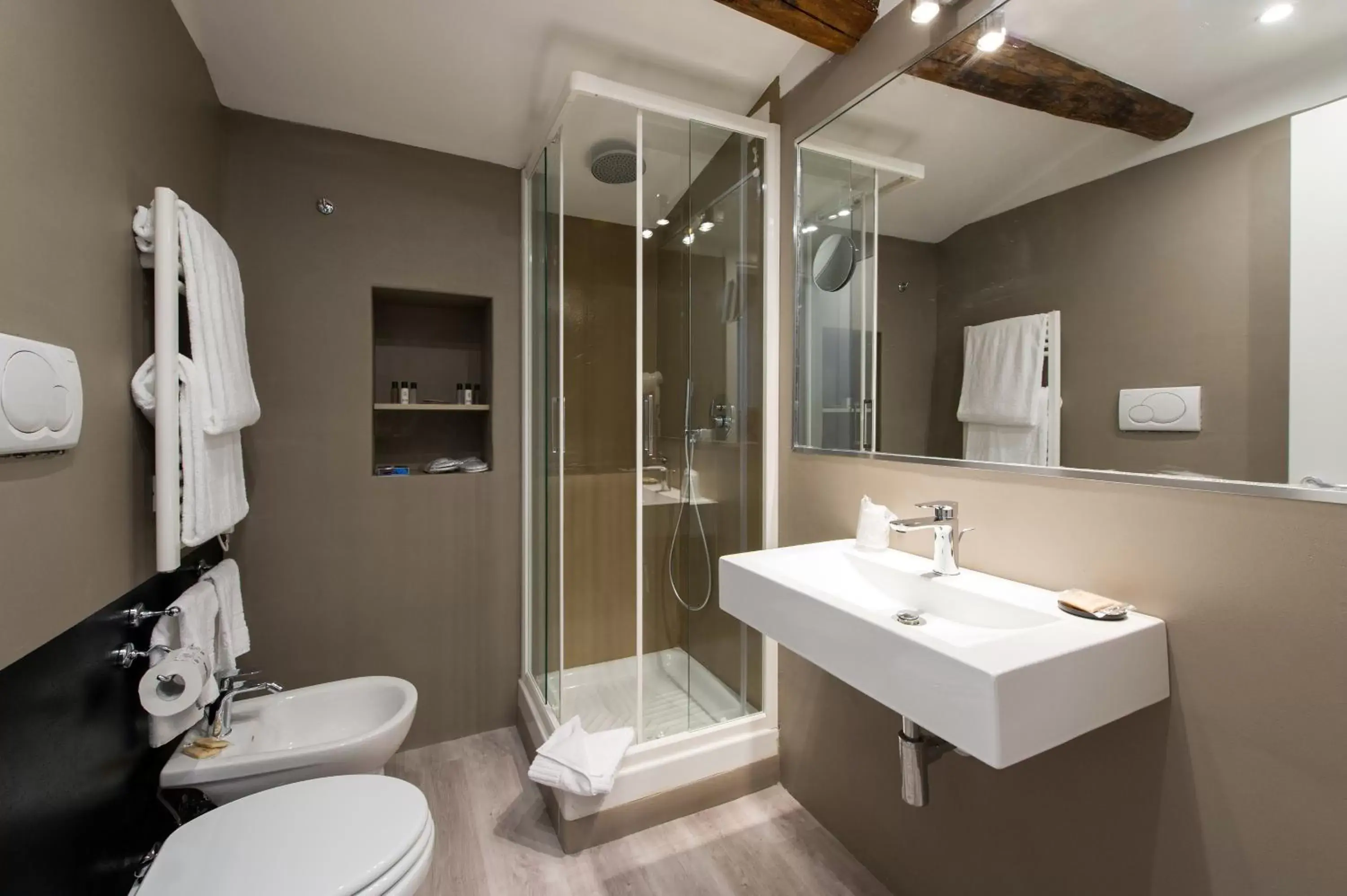 Shower, Bathroom in Relais Santa Maria Maggiore