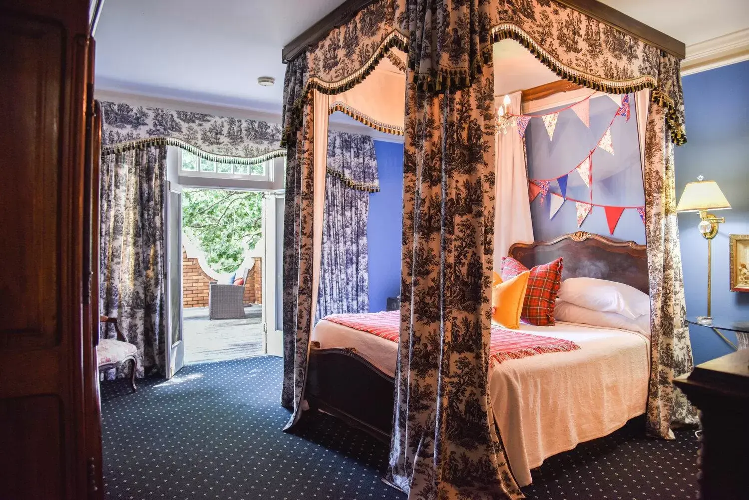 Superior Triple Room in The English Merchant's Inn Superior Triple Room in The English Merchant's Inn