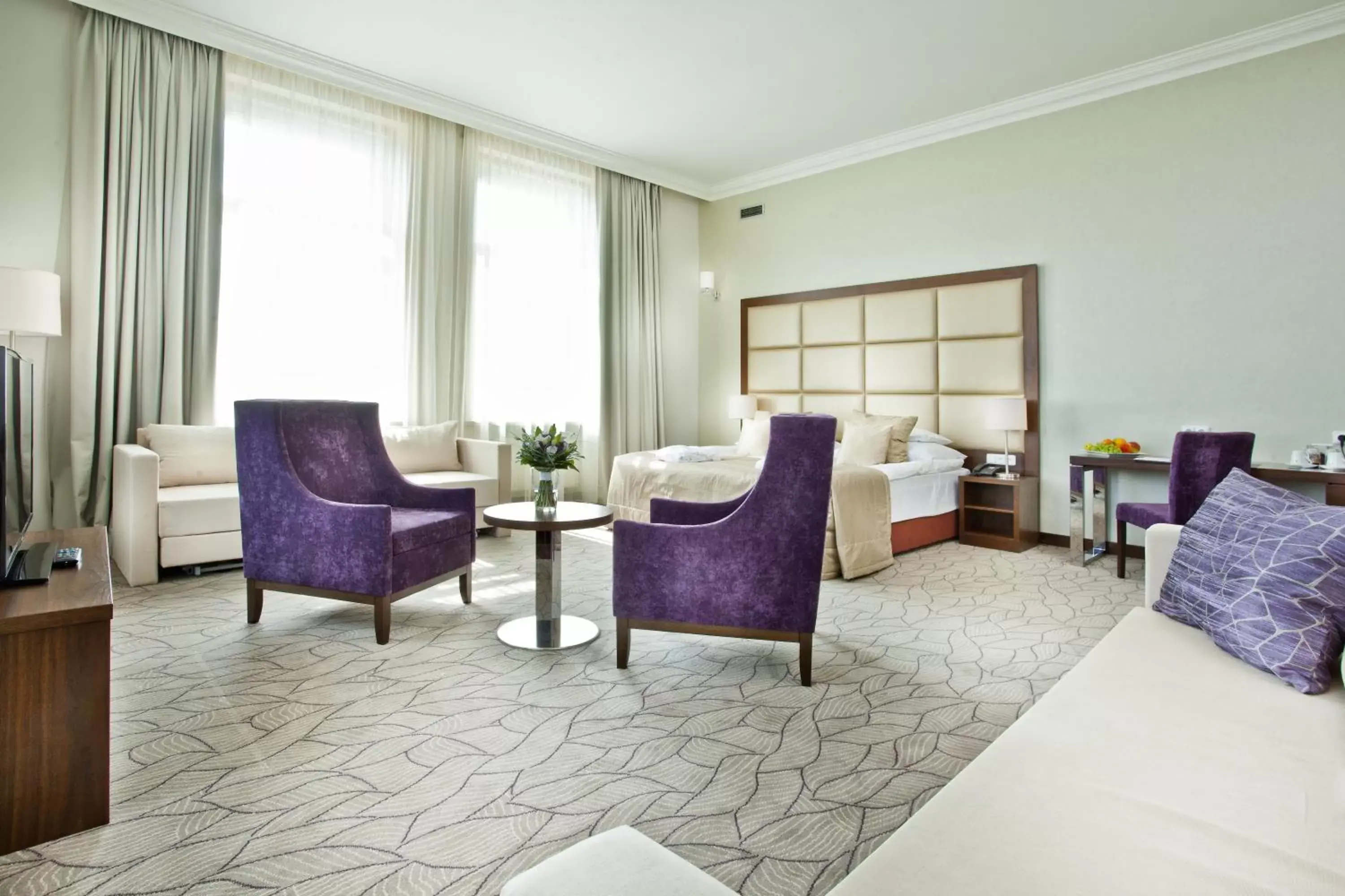 Bed, Seating Area in Kosher Hotel King David Prague
