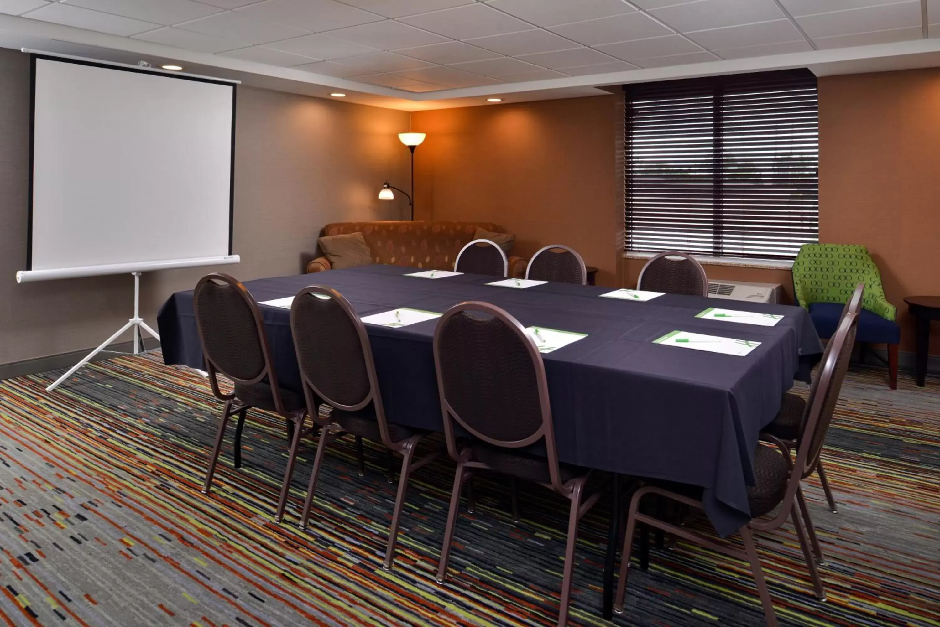 Meeting/conference room in Holiday Inn Hotel & Suites Rochester - Marketplace, an IHG Hotel