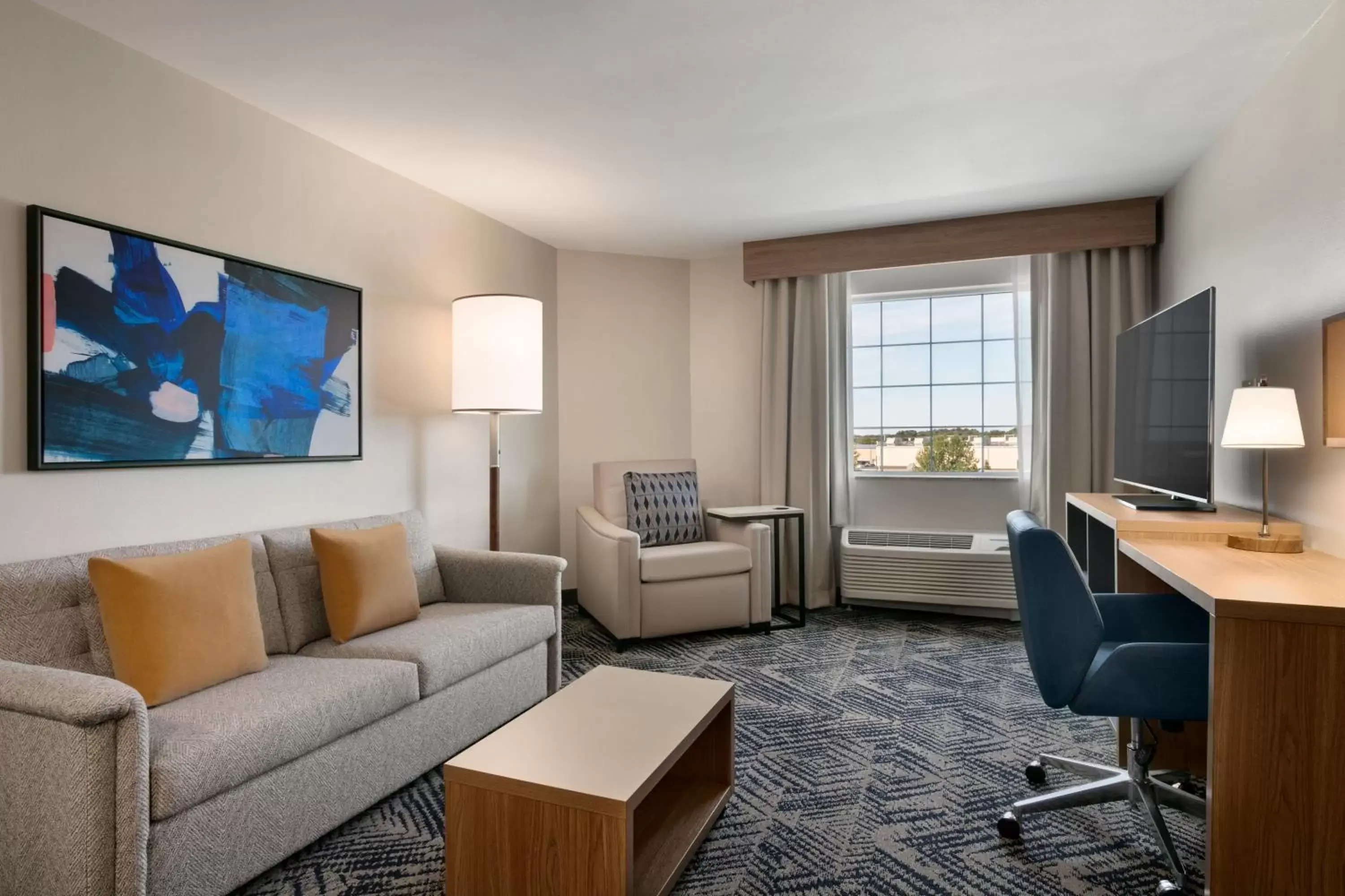 Photo of the whole room, Seating Area in Candlewood Suites Fayetteville Fort Bragg, an IHG Hotel