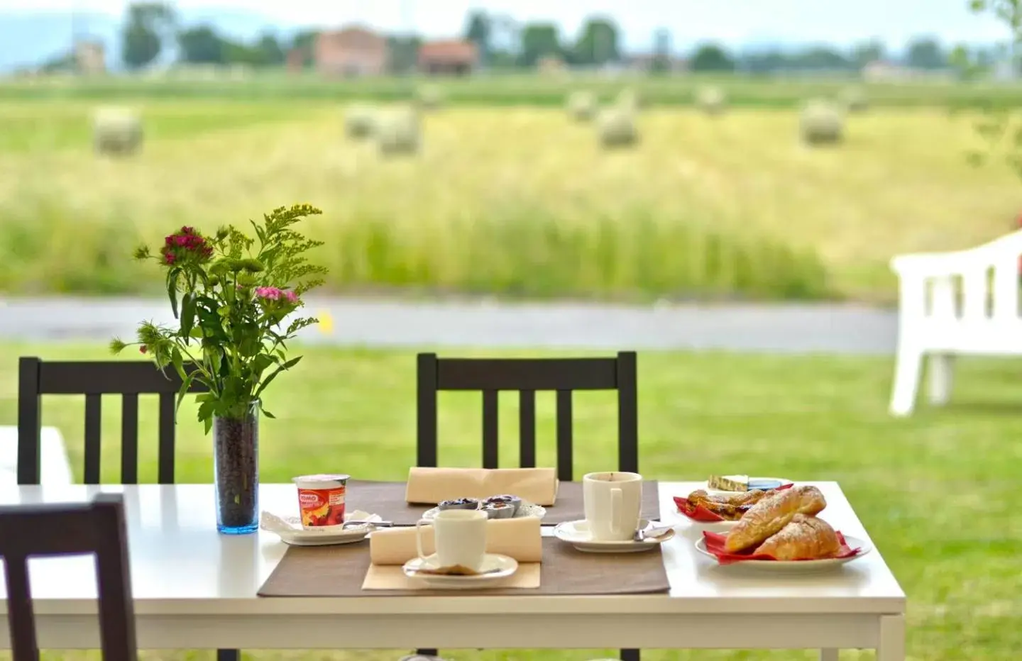 Restaurant/places to eat in Hotel Ayri Restaurant/places to eat in Hotel Ayri