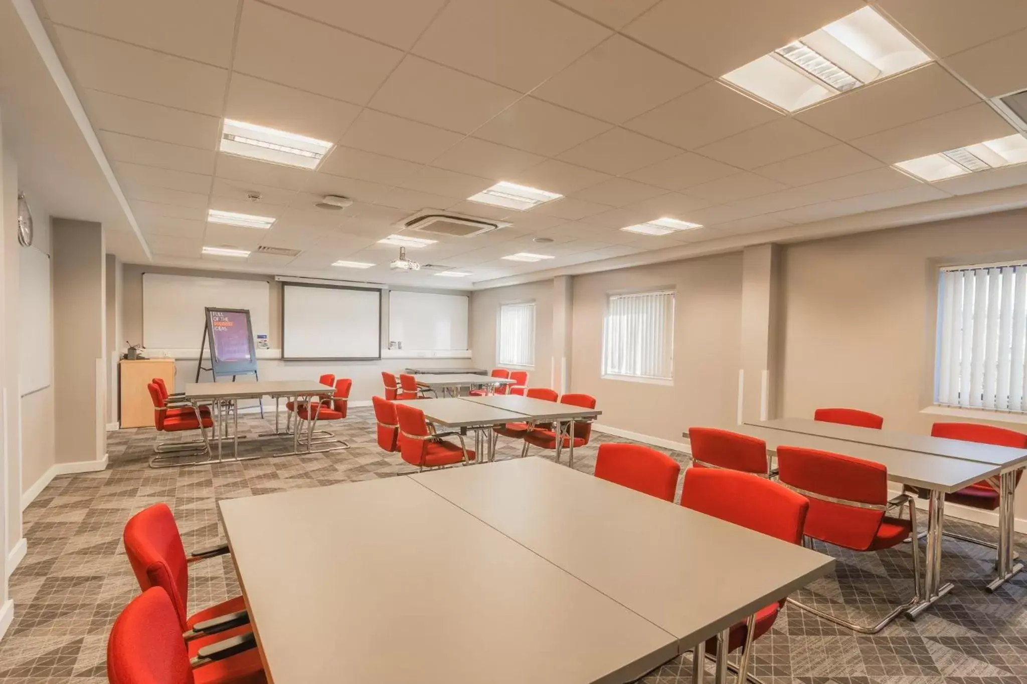 Meeting/conference room in Holiday Inn Express Kettering, an IHG Hotel