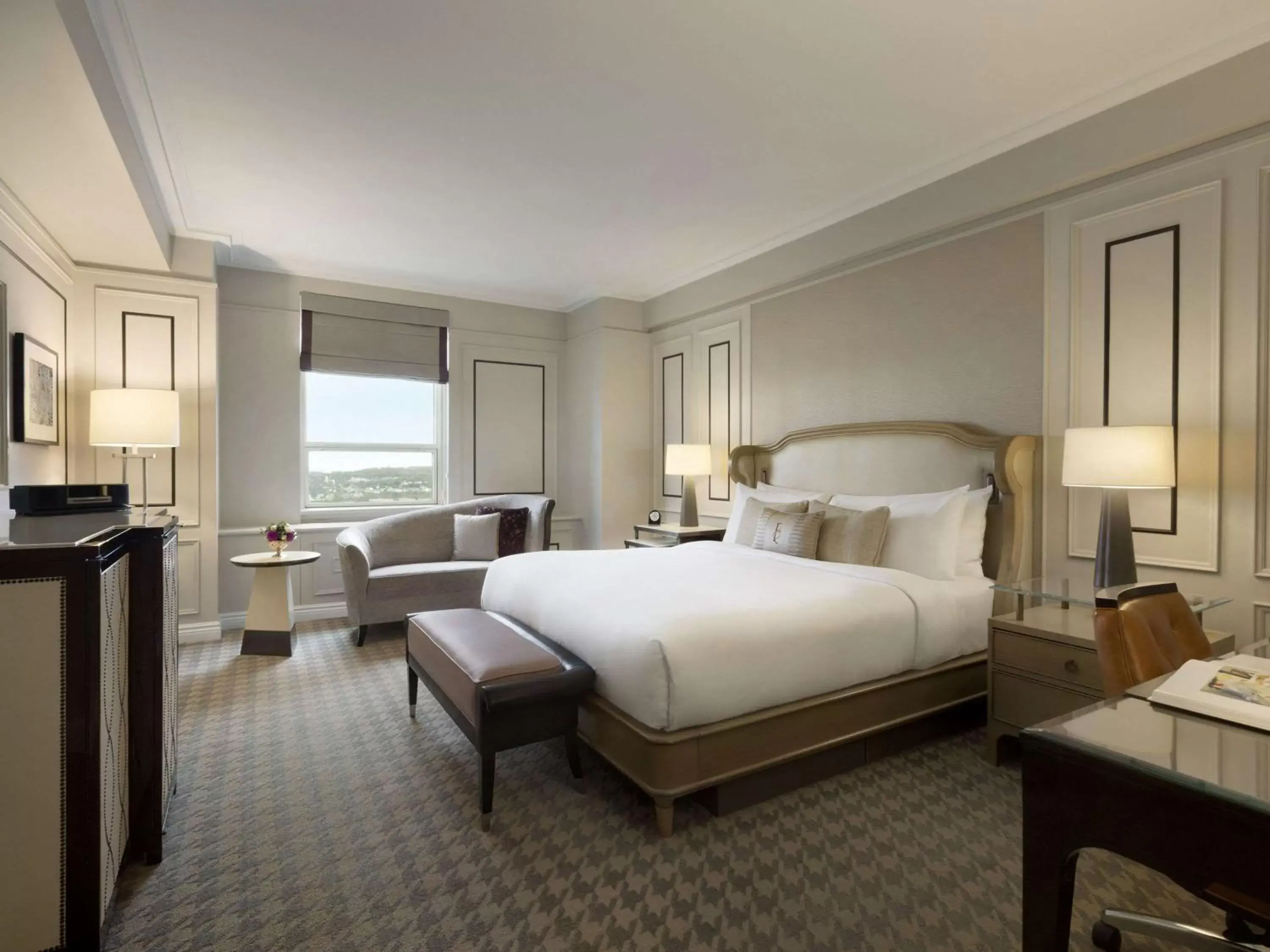 Bedroom in Fairmont Le Chateau Frontenac