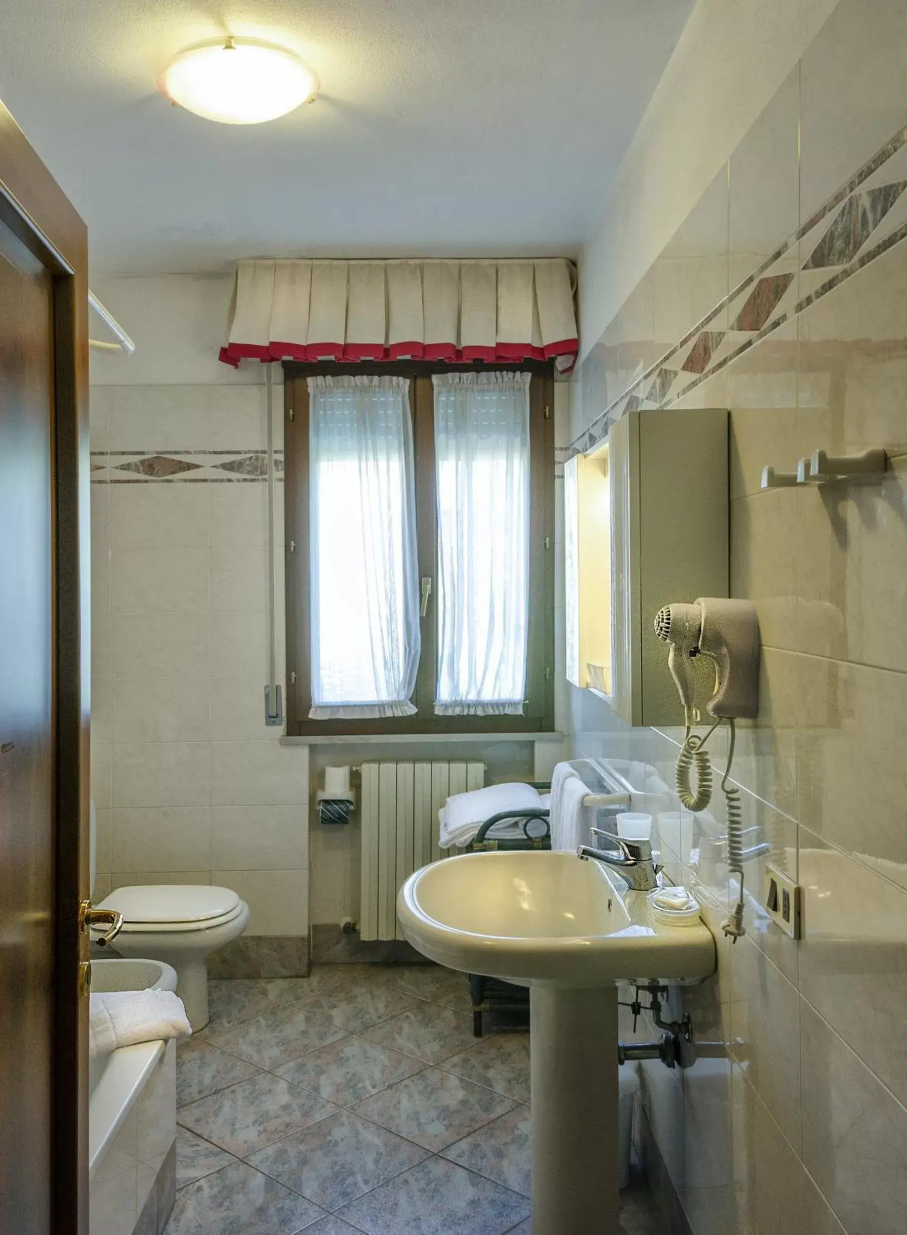 Shower, Bathroom in Giada Palace - Pool & Resort