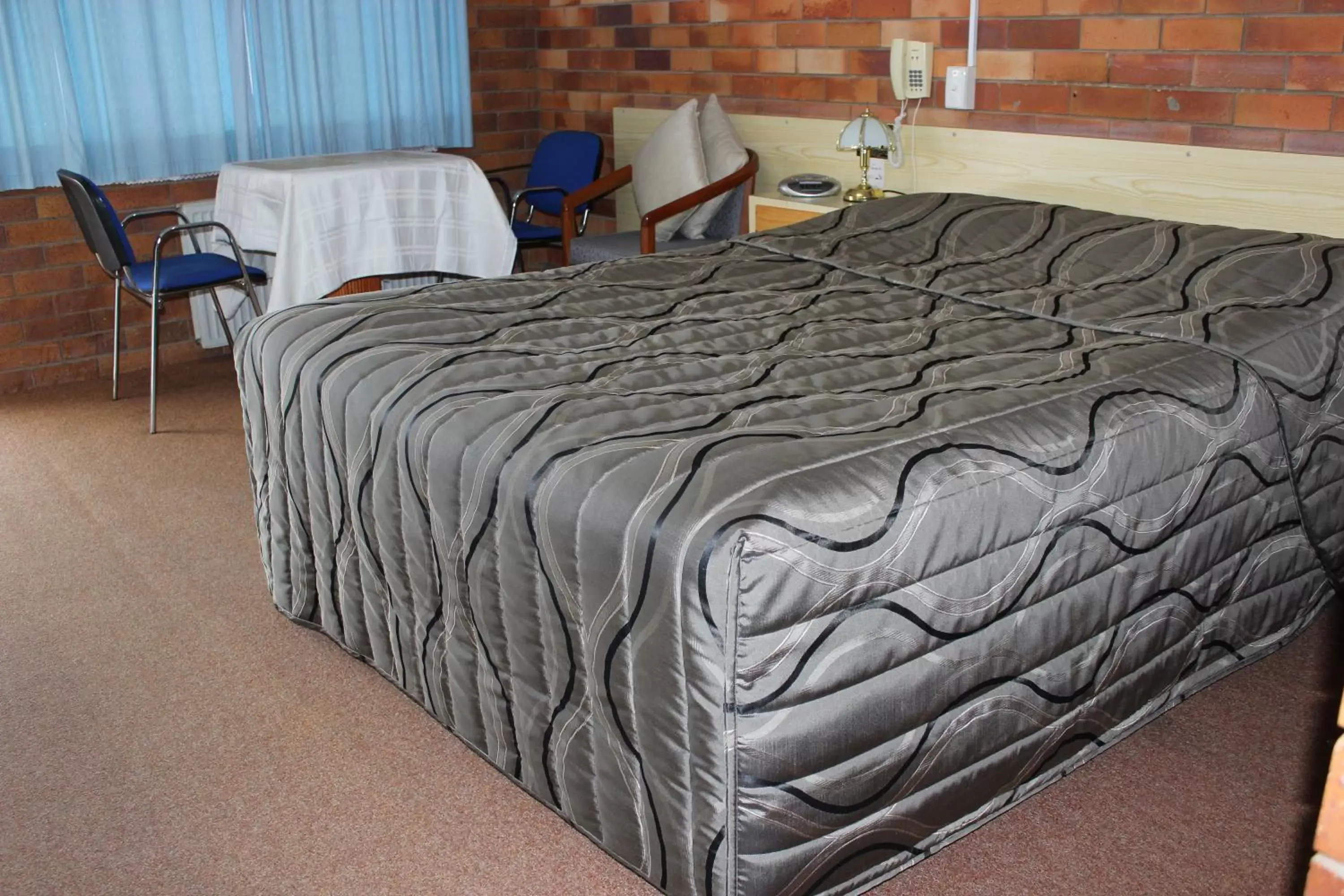 Bedroom, Bed in Glen Innes Lodge Motel